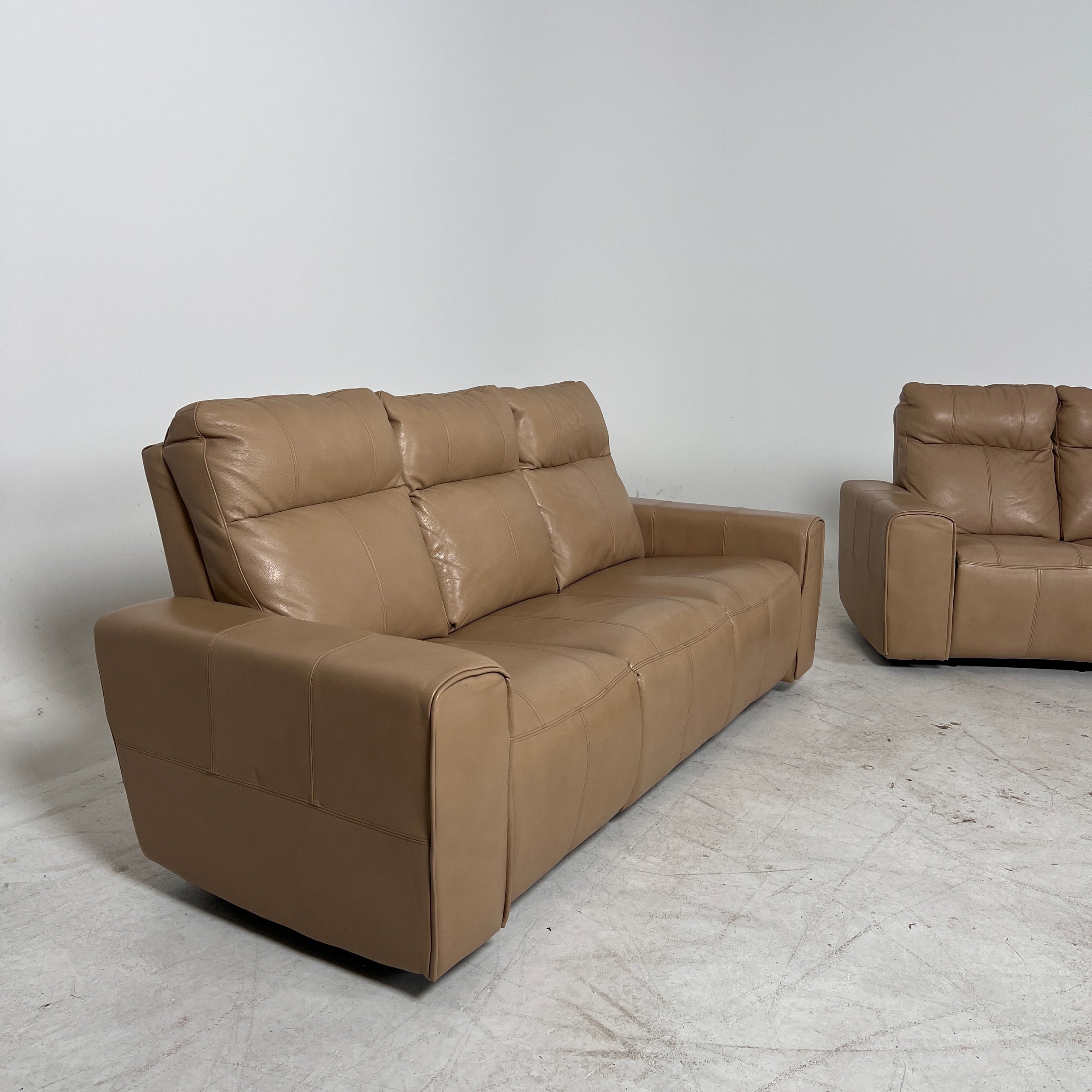 Elran Leather Sofa and Loveseat. 3+2 couch set. delivery available