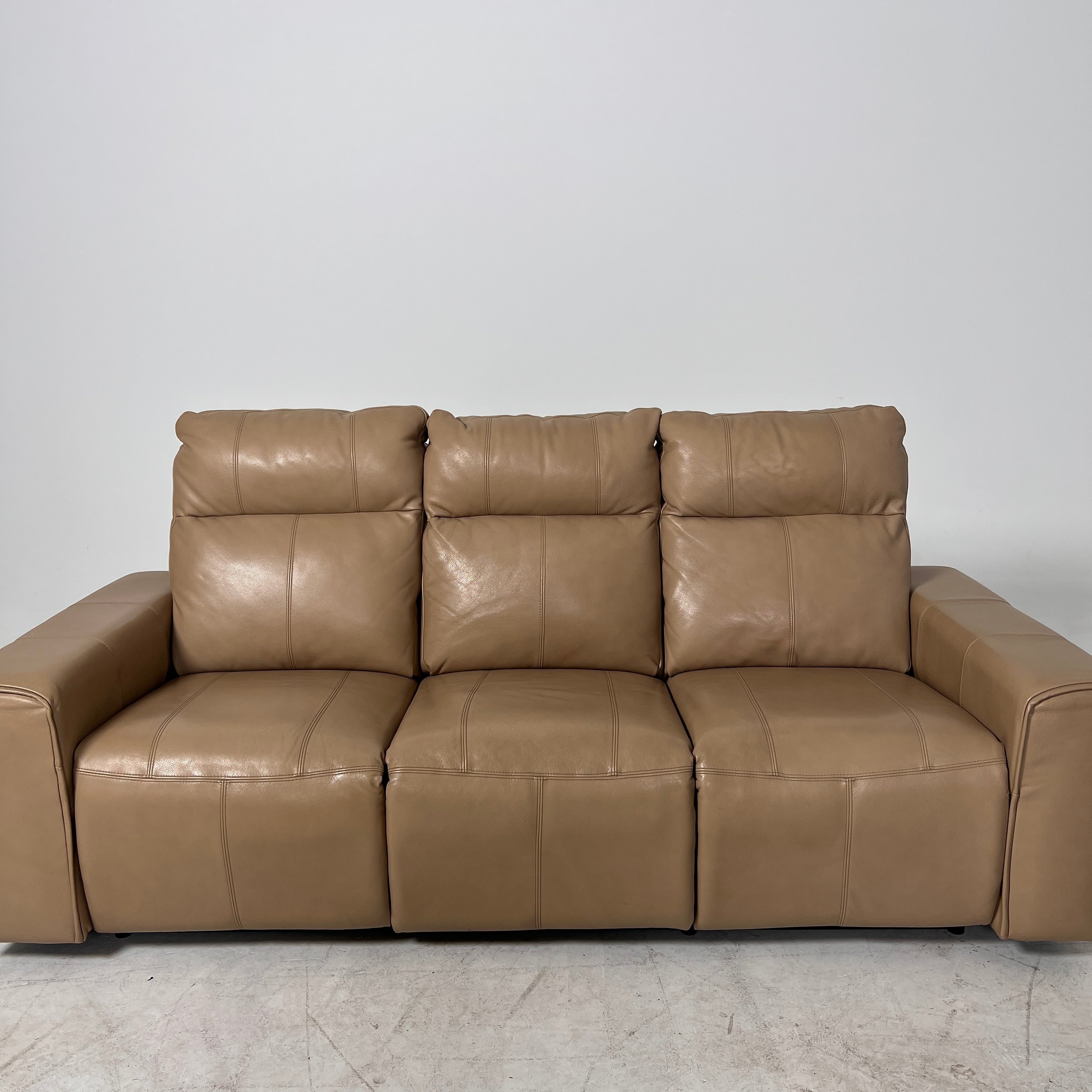 Elran Leather Sofa and Loveseat. 3+2 couch set. delivery available