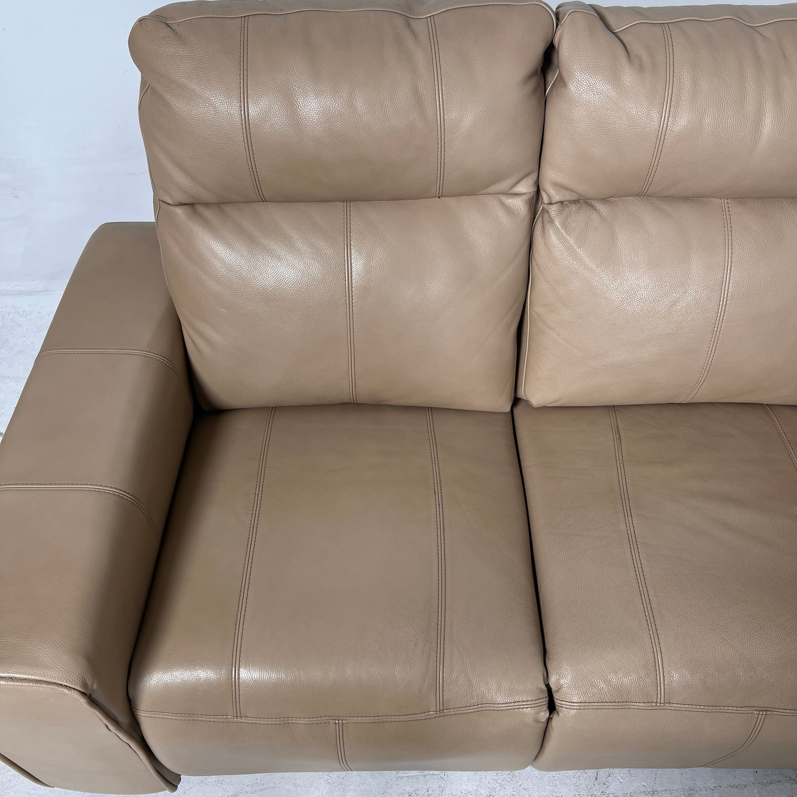 Elran Leather Sofa and Loveseat. 3+2 couch set. delivery available