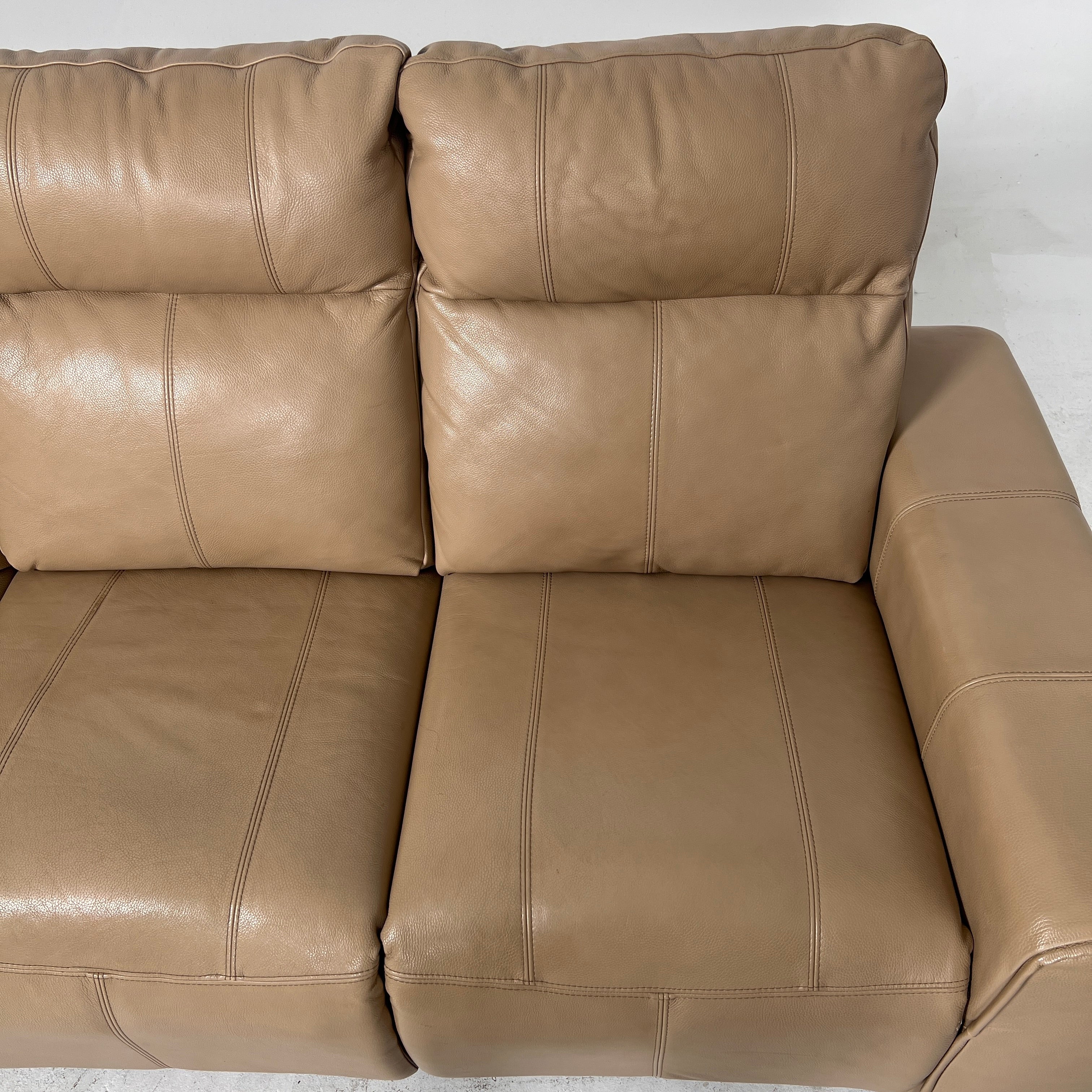 Elran Leather Sofa and Loveseat. 3+2 couch set. delivery available