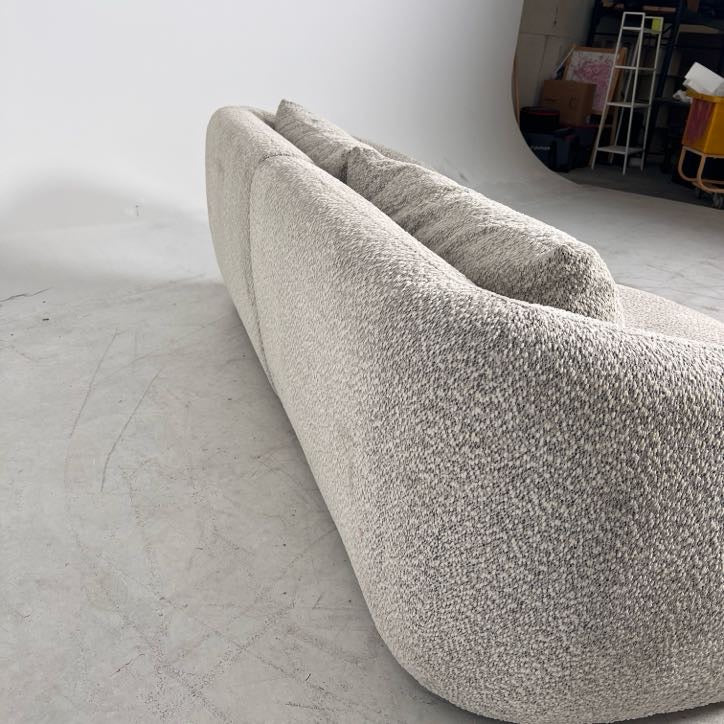 Thomasville 2 piece Sofa couch. Extra Deep loveseat. Delivery available