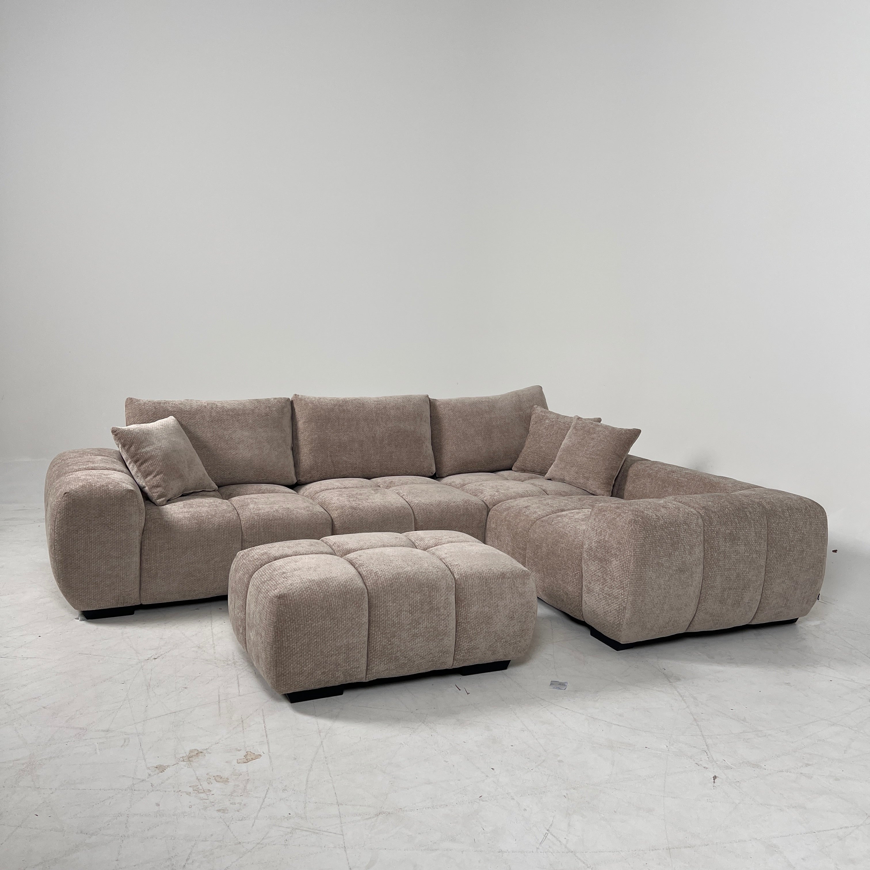 New CasaBella Sophia Sectional. Reversible L shaped sofa couch. delivery available