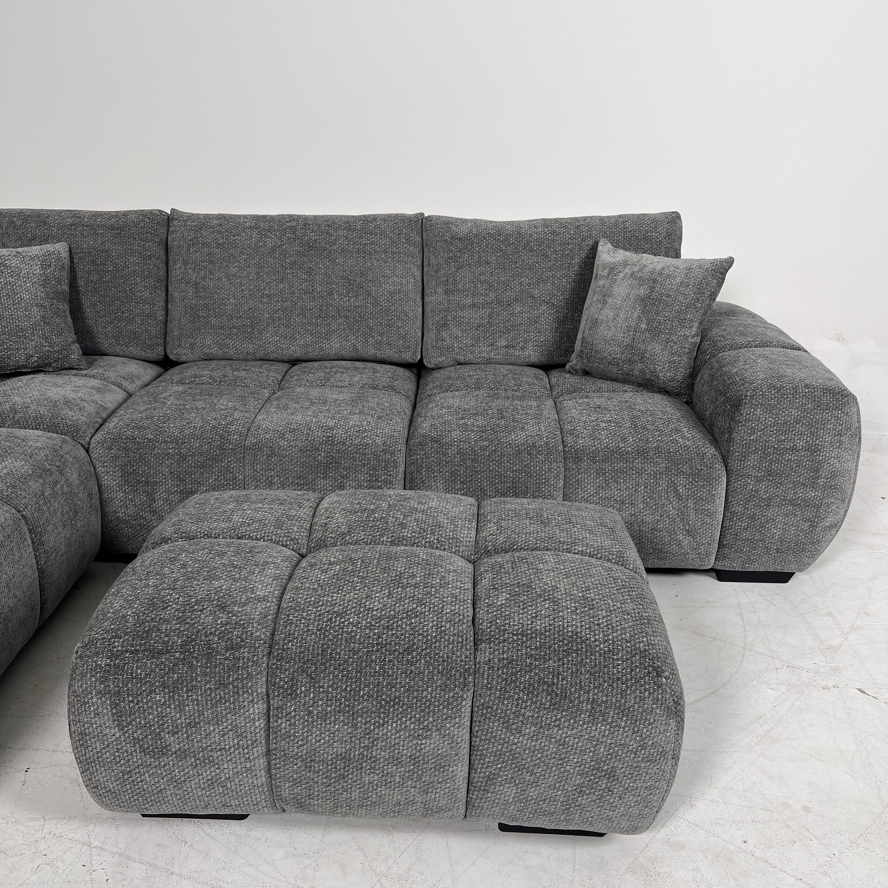 New CasaBella Sophia Sectional. Reversible L shaped sofa couch. delivery available