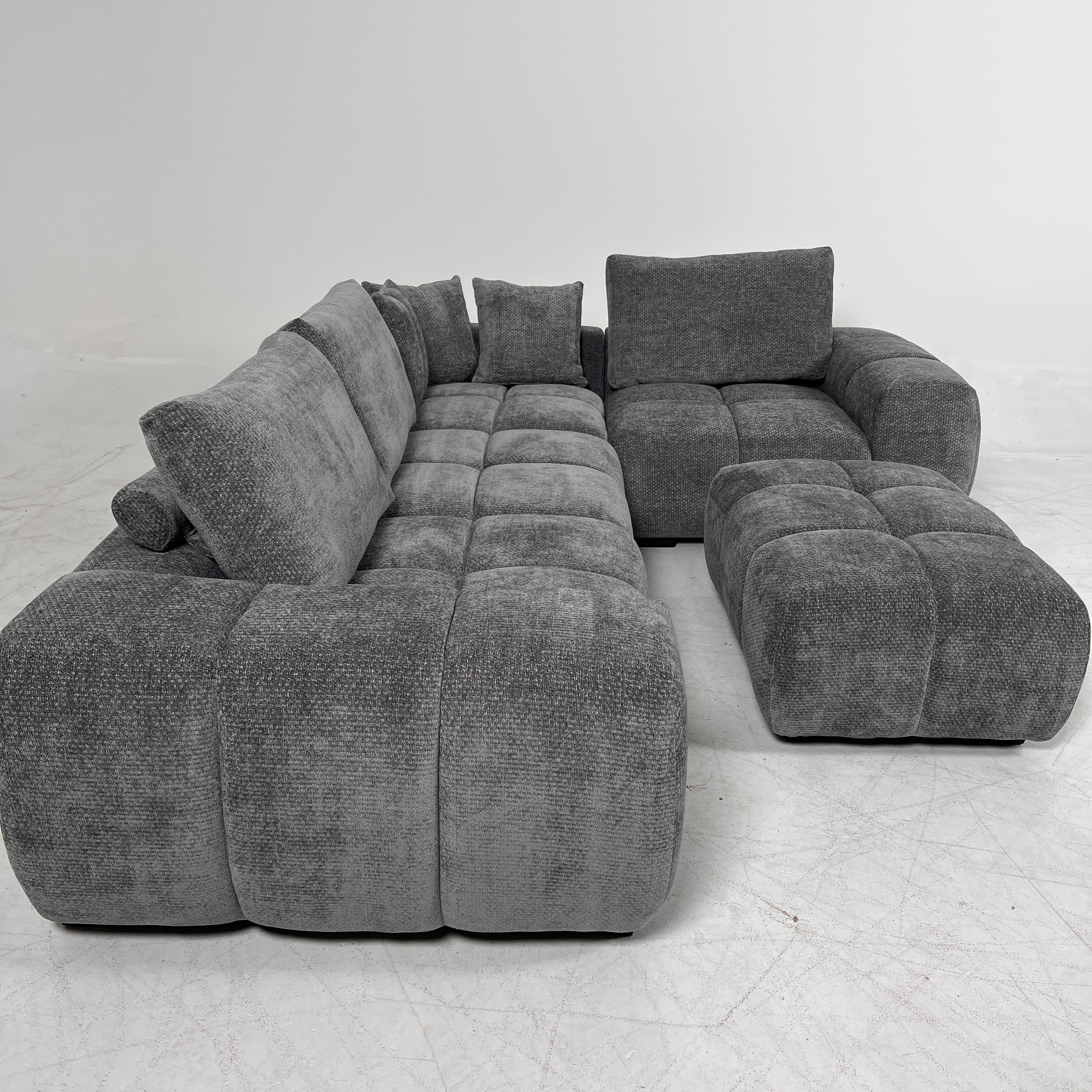New CasaBella Sophia Sectional. Reversible L shaped sofa couch. delivery available
