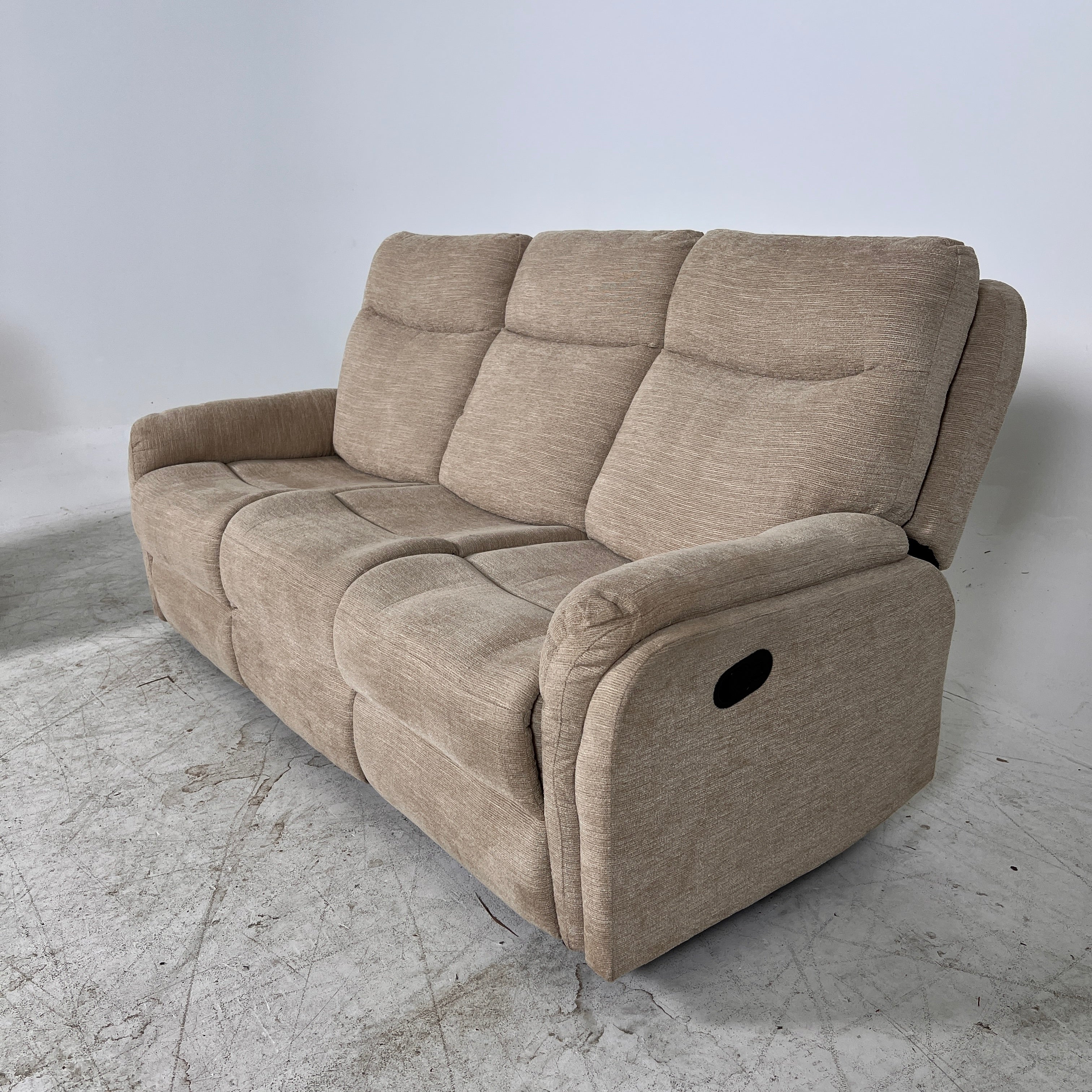Manual recliner couch set from the brick. 3+1 sofa and armchair. Delivery available