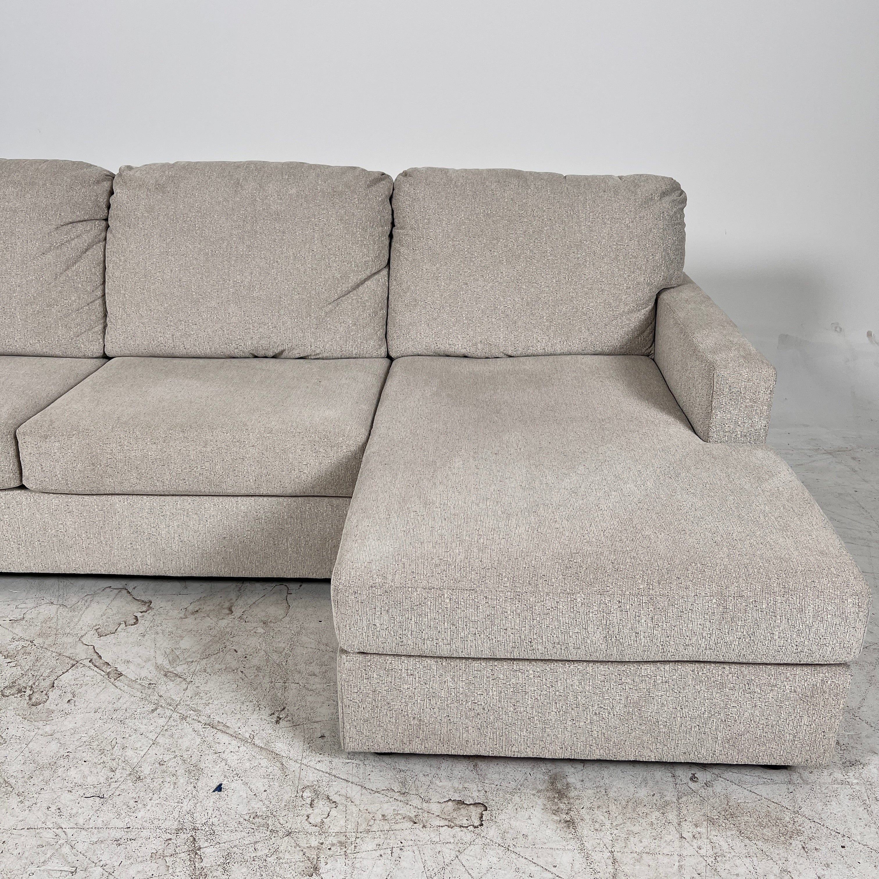 Large U shaped sectional. Large 3 piece Sofa couch. Delivery avilable