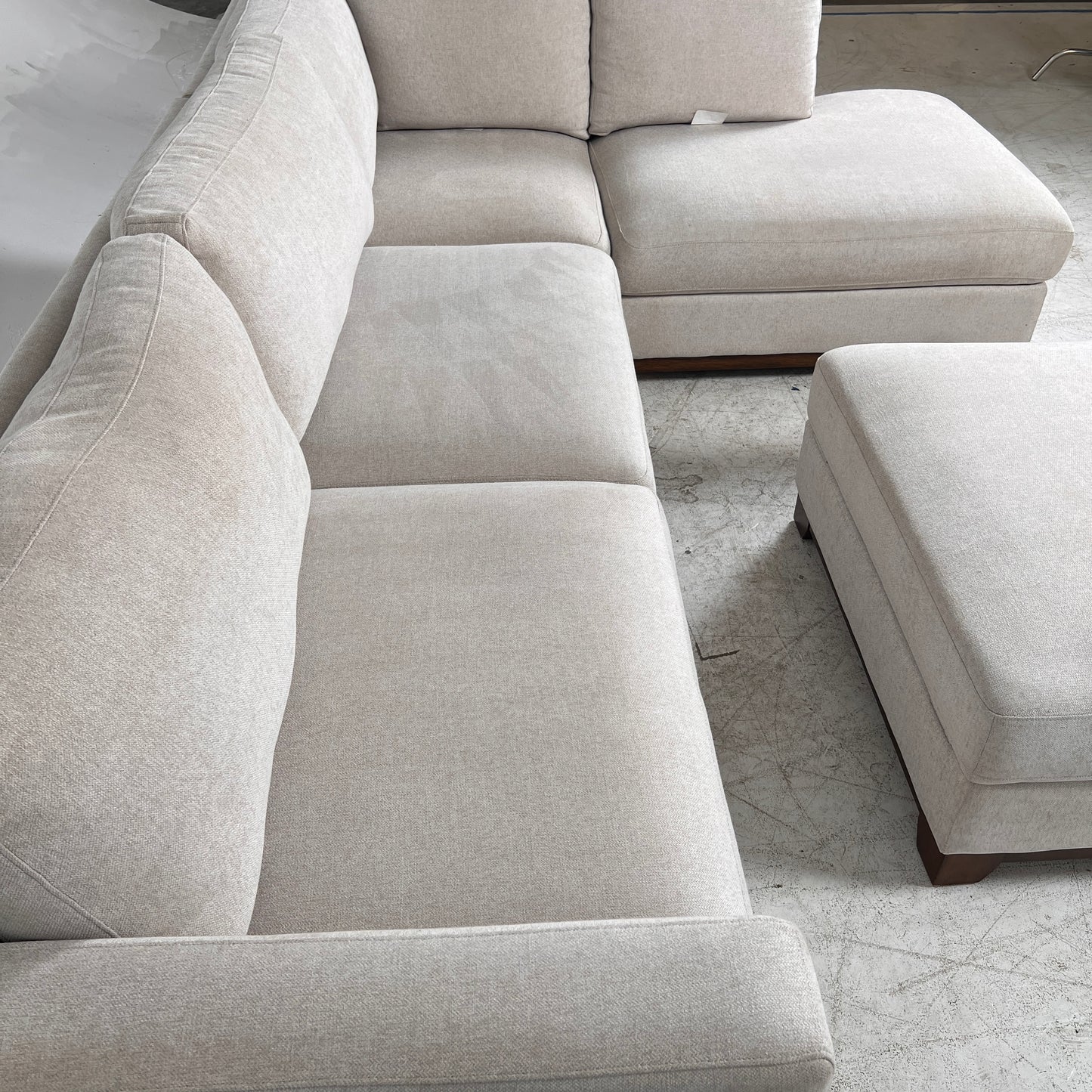 Thomasville Sectional + ottoman. L shaped sofa couch. Delivery available.