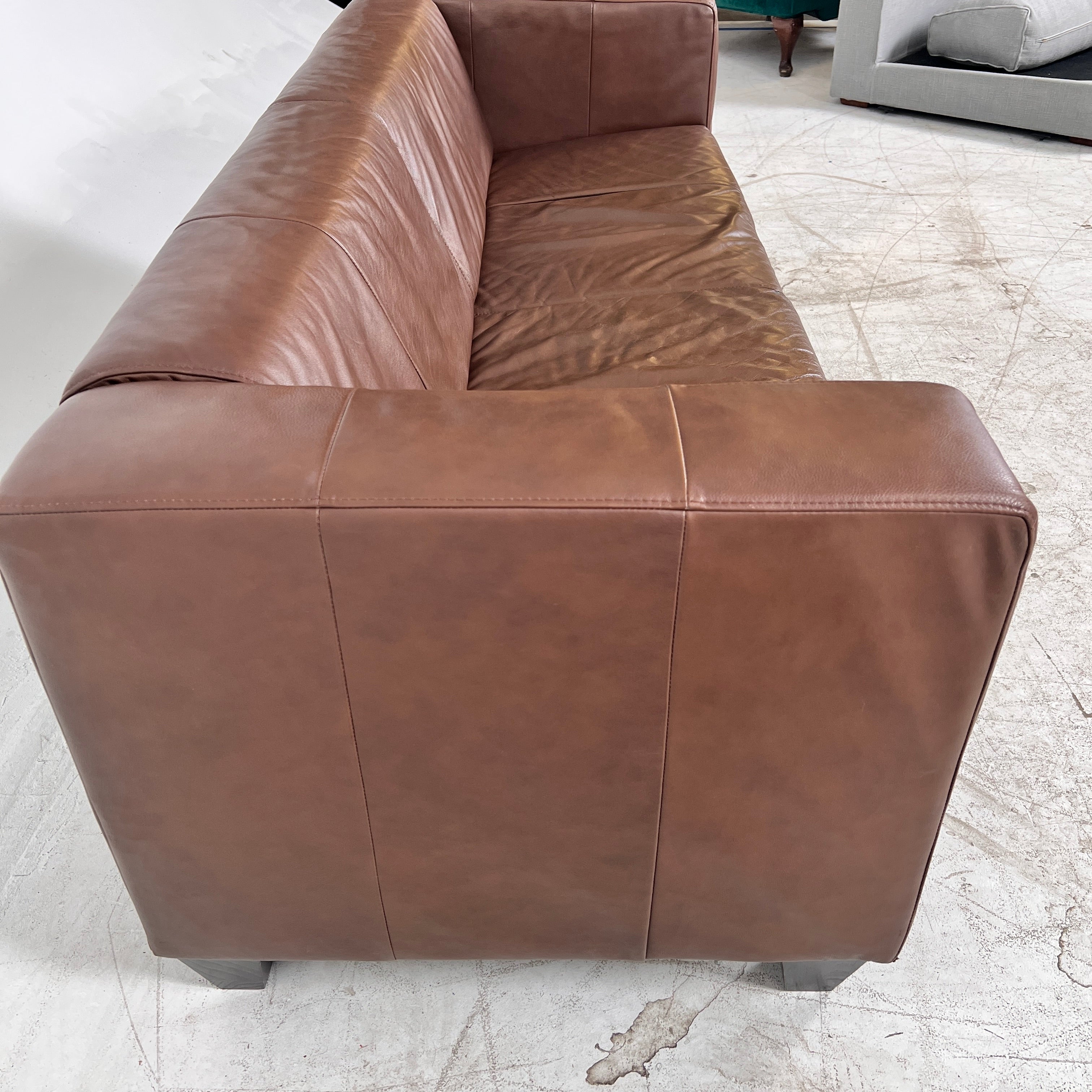EQ3 leather Sofa couch. Top grain leather loveseat. Delivery available