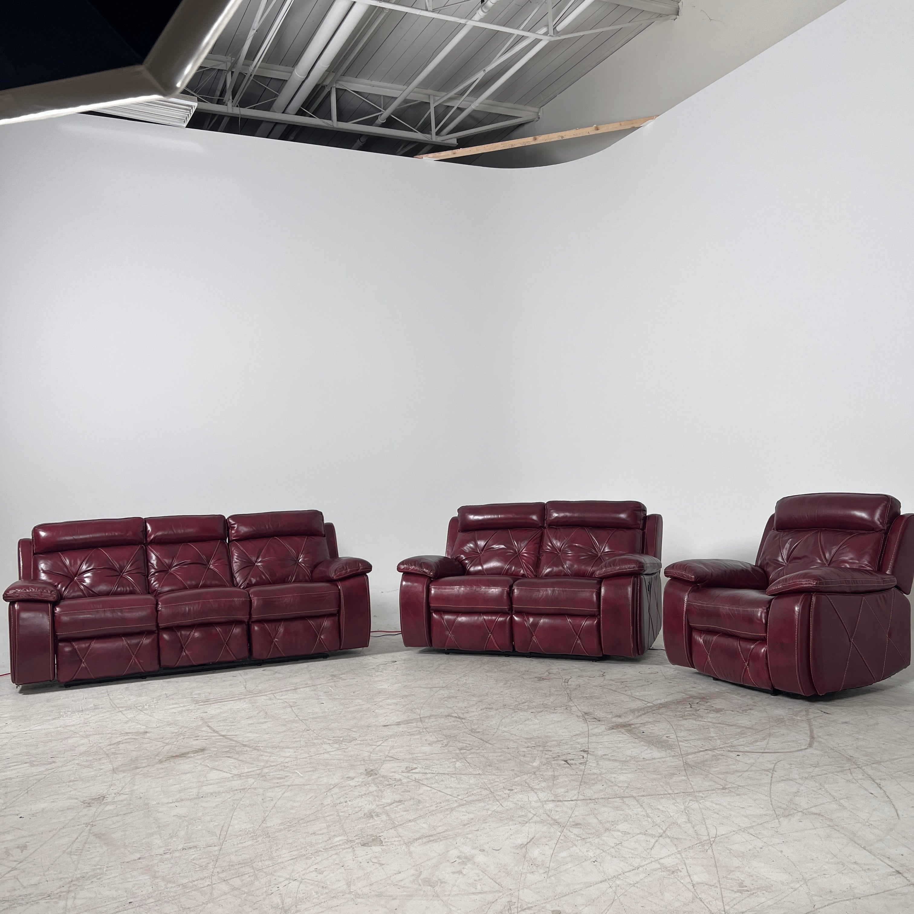 Power Recling Sofa set. 3+2+1 electric leather recliner. Delivery available.