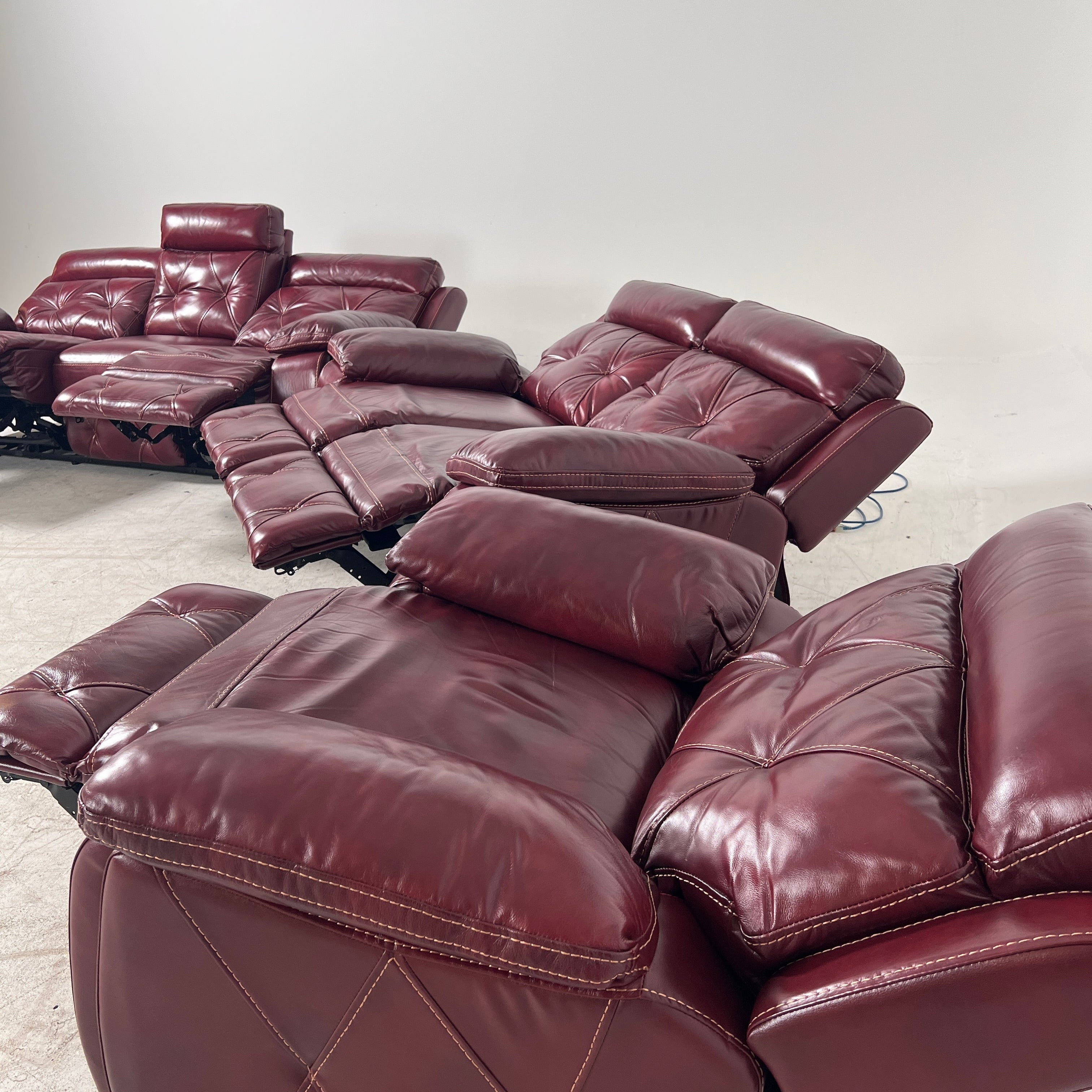 Power Recling Sofa set. 3+2+1 electric leather recliner. Delivery available.