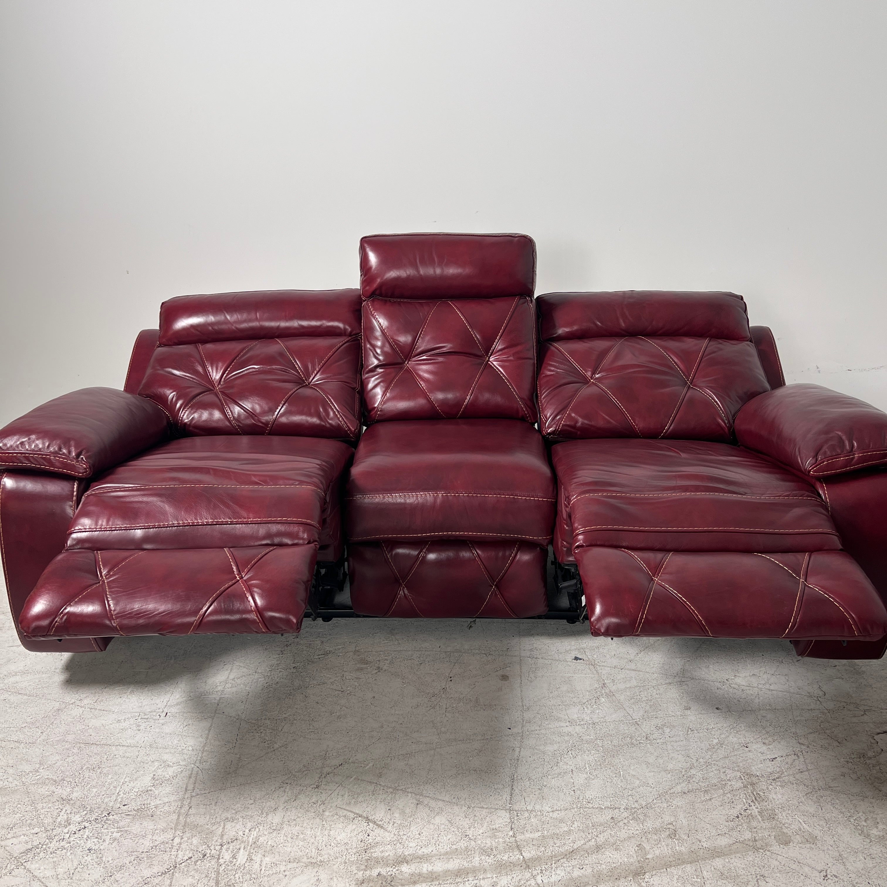 Power Recling Sofa set. 3+2+1 electric leather recliner. Delivery available.
