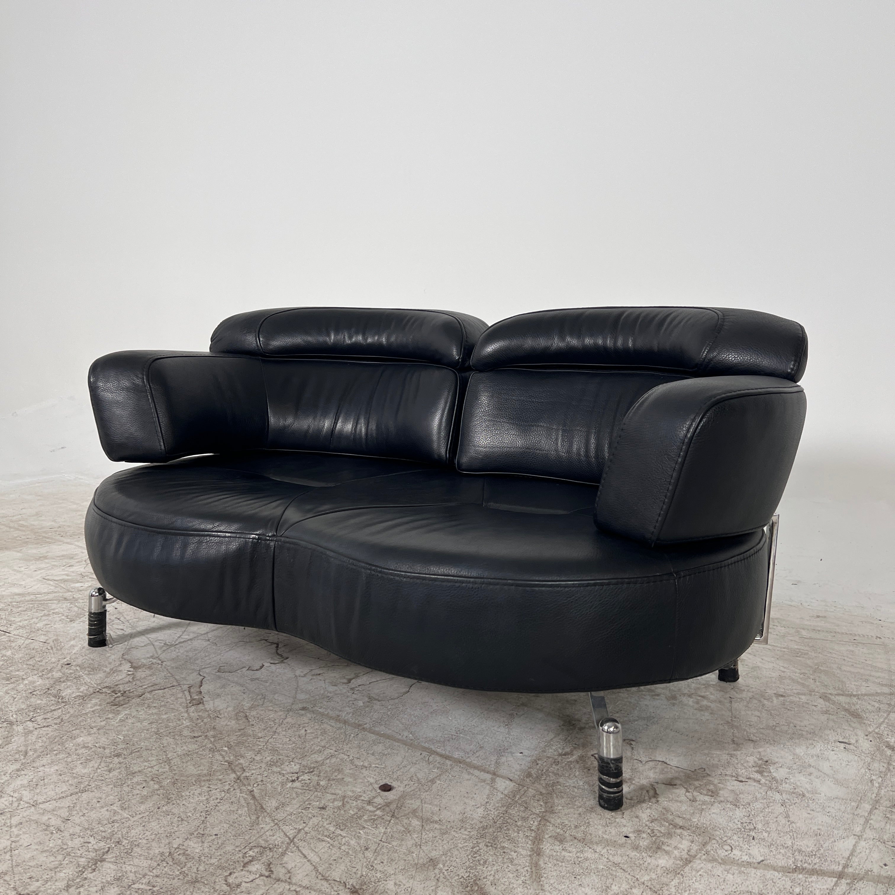 High End Italian loveseat. Full grain 2 seater sofa. Delivery available