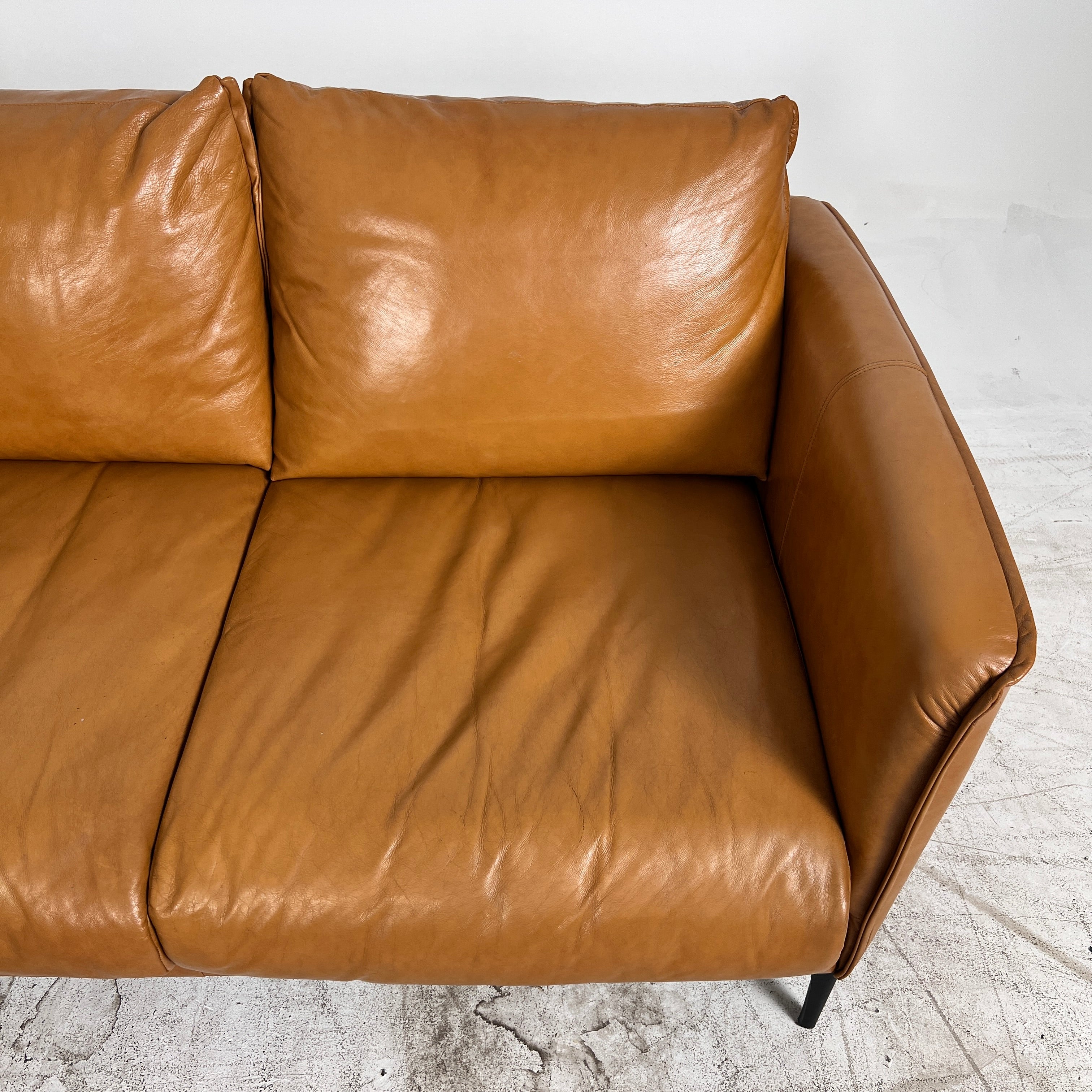 Mercana leather Sofa set. Cognac leather 3+2 couch set. Delivery available