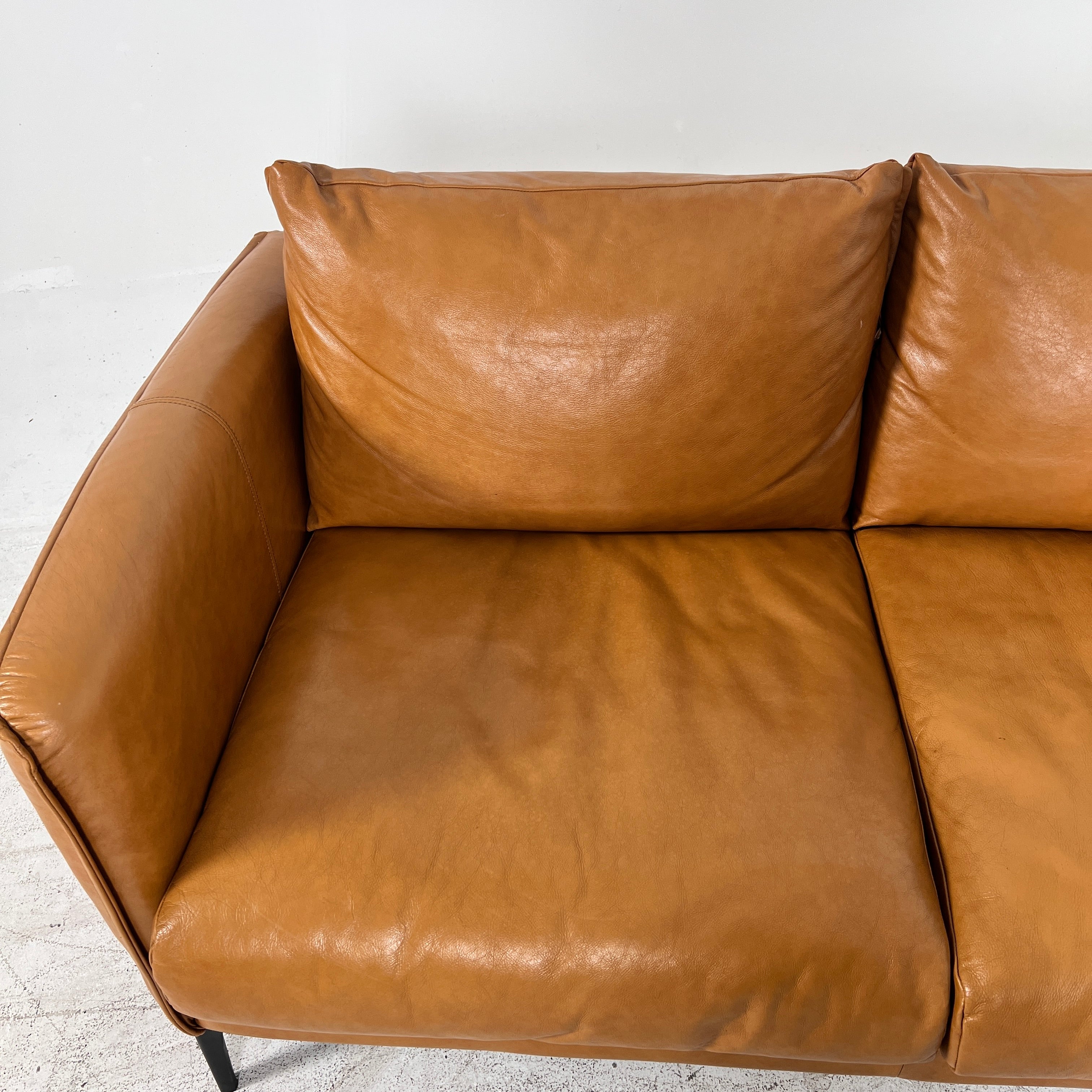 Mercana leather Sofa set. Cognac leather 3+2 couch set. Delivery available