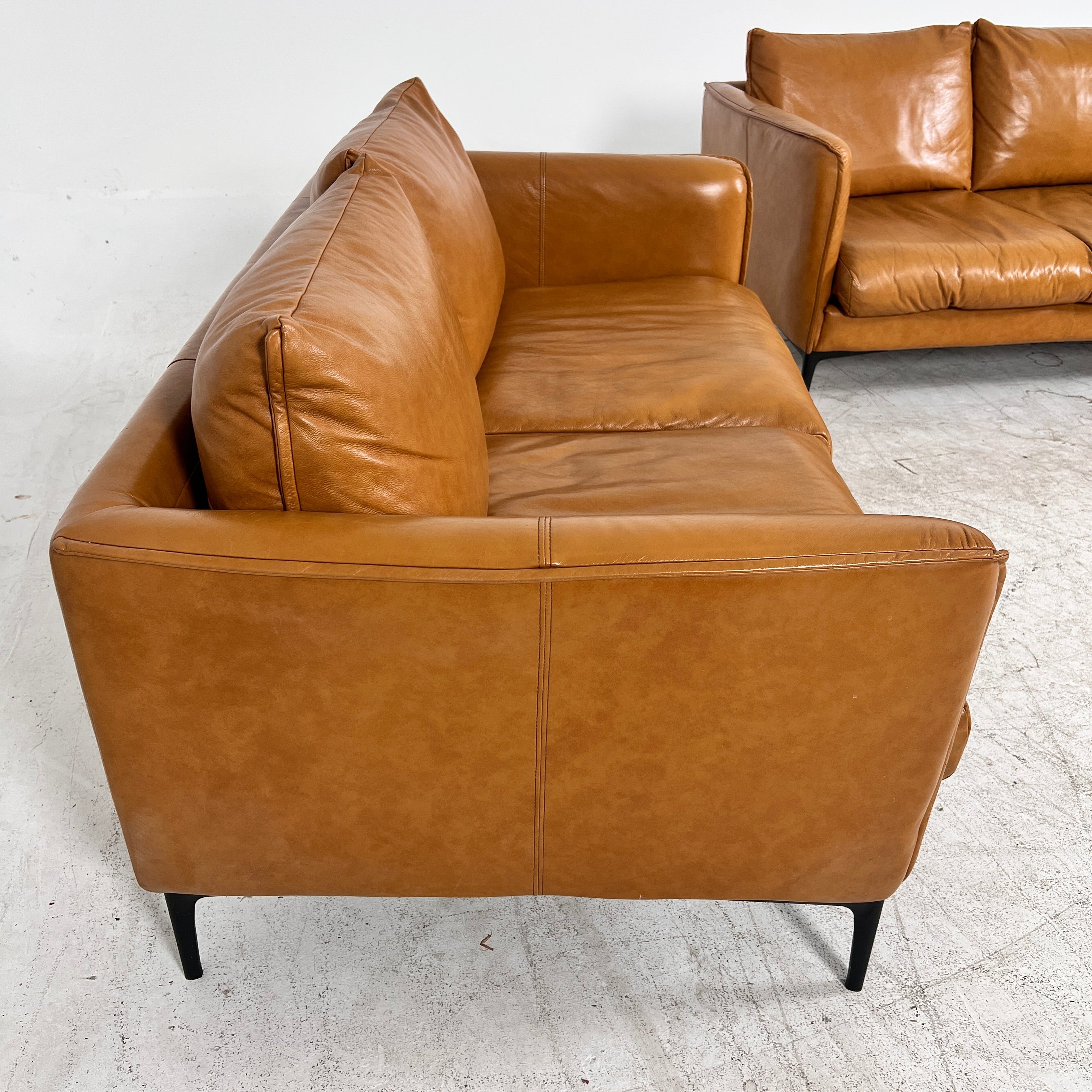 Mercana leather Sofa set. Cognac leather 3+2 couch set. Delivery available