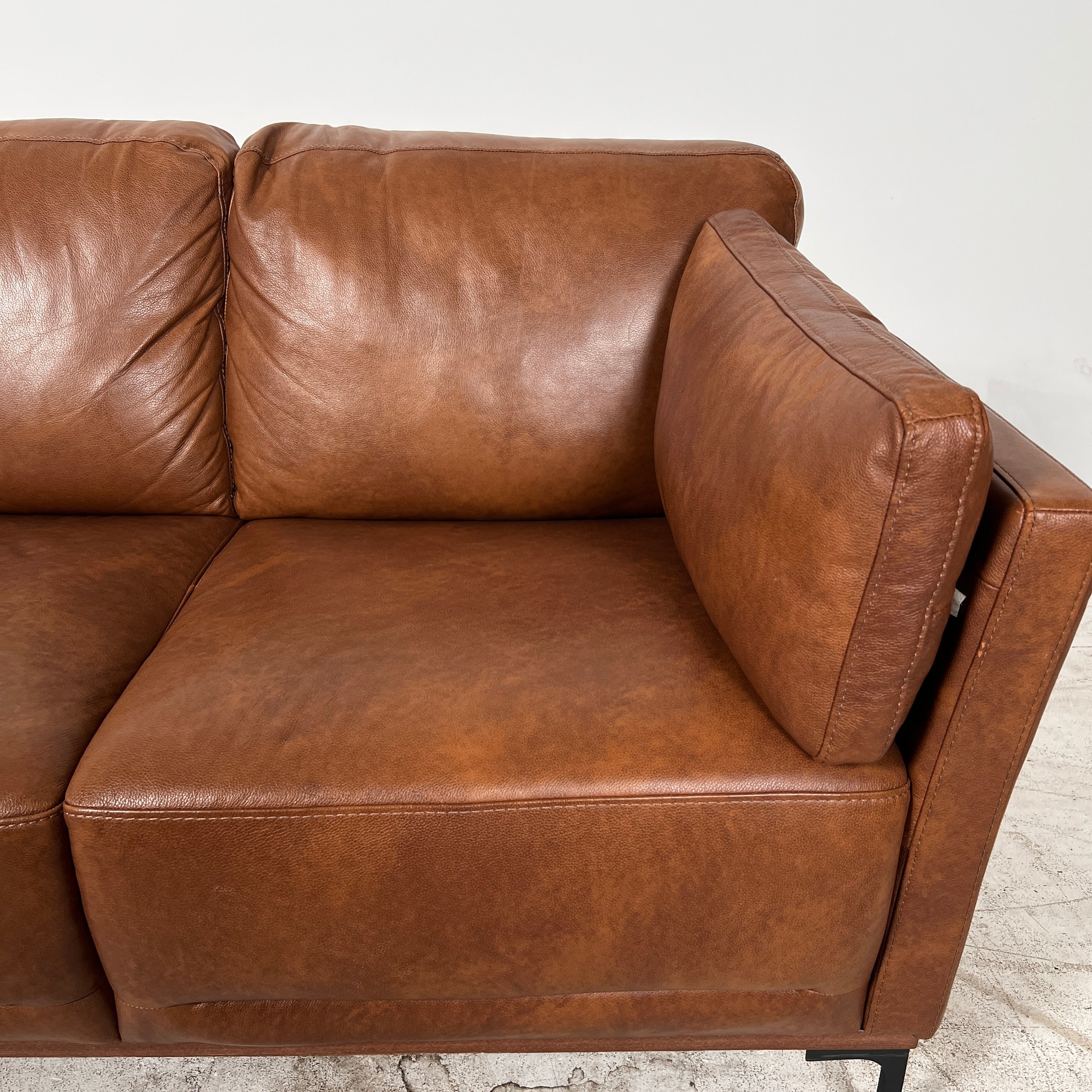 Digio Italian sofa. 3 seater real leather couch. Delivery available