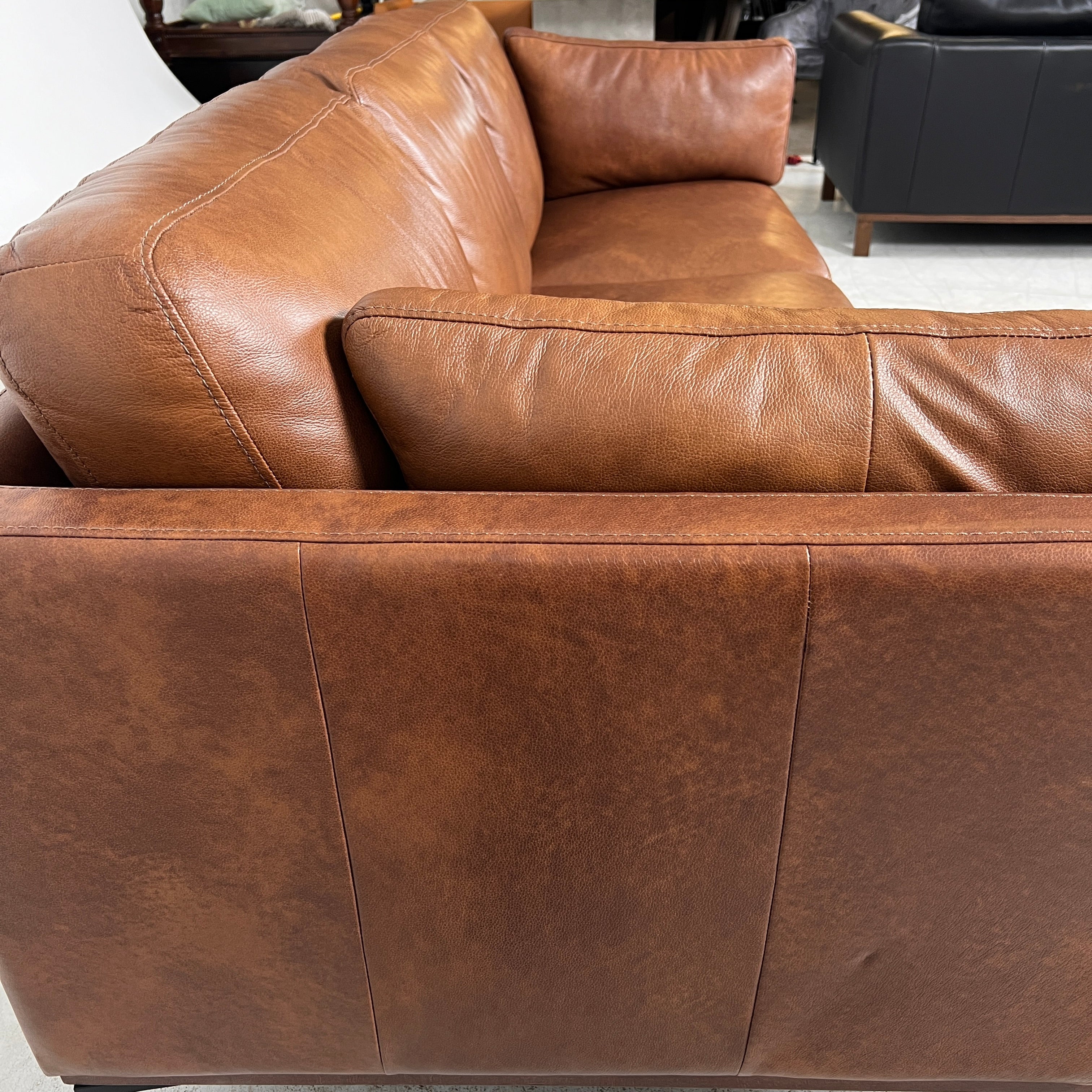 Digio Italian sofa. 3 seater real leather couch. Delivery available