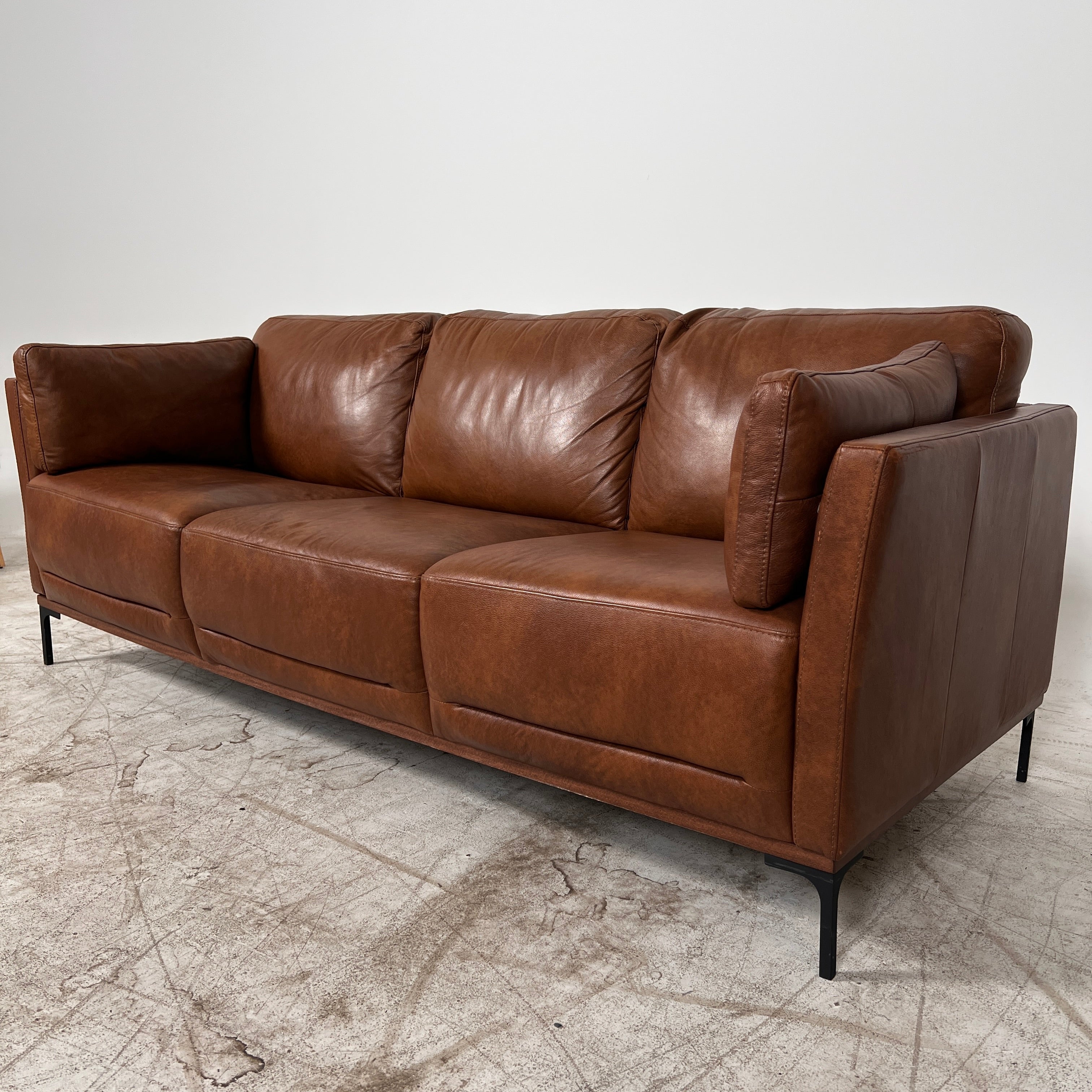 Digio Italian sofa. 3 seater real leather couch. Delivery available