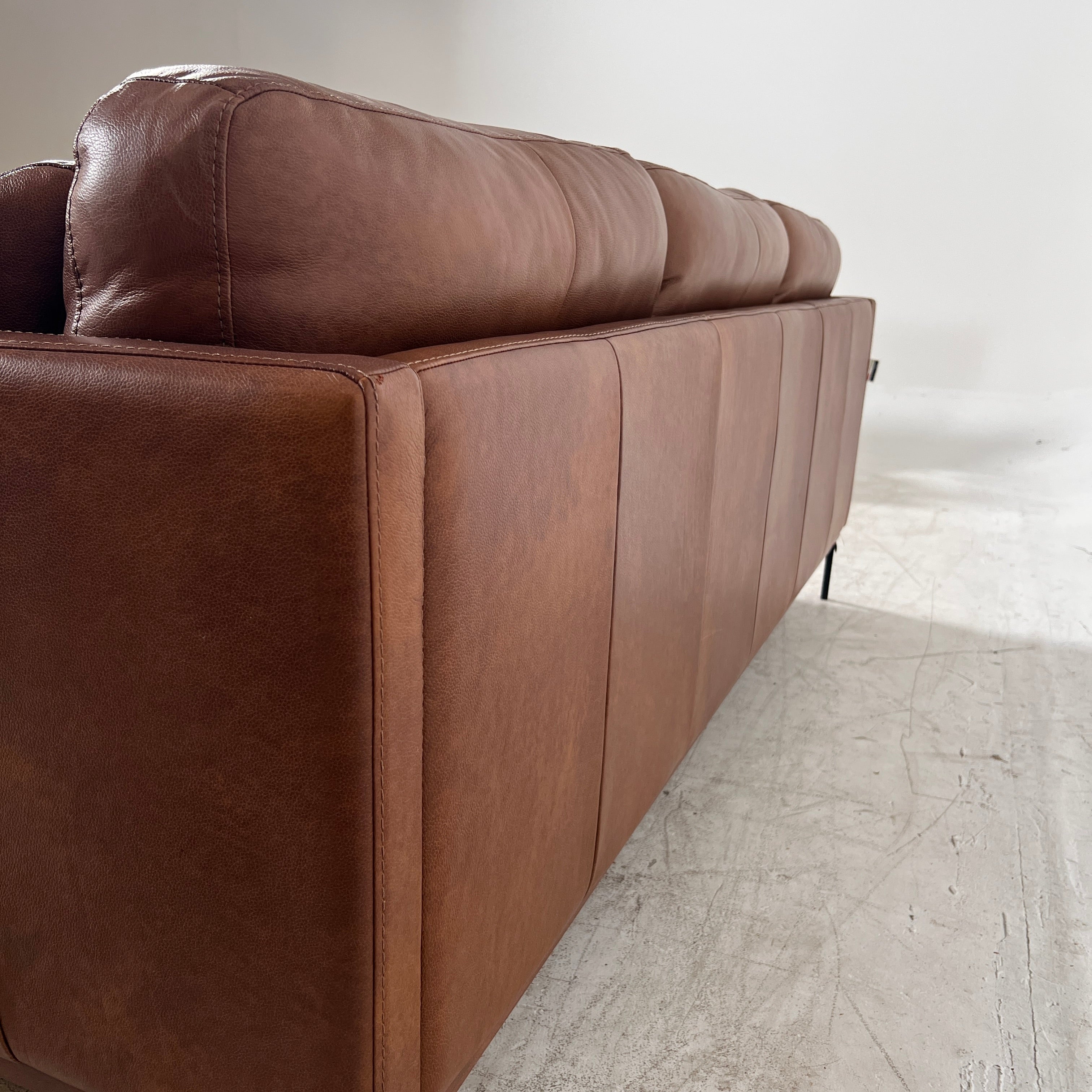 Digio Italian sofa. 3 seater real leather couch. Delivery available