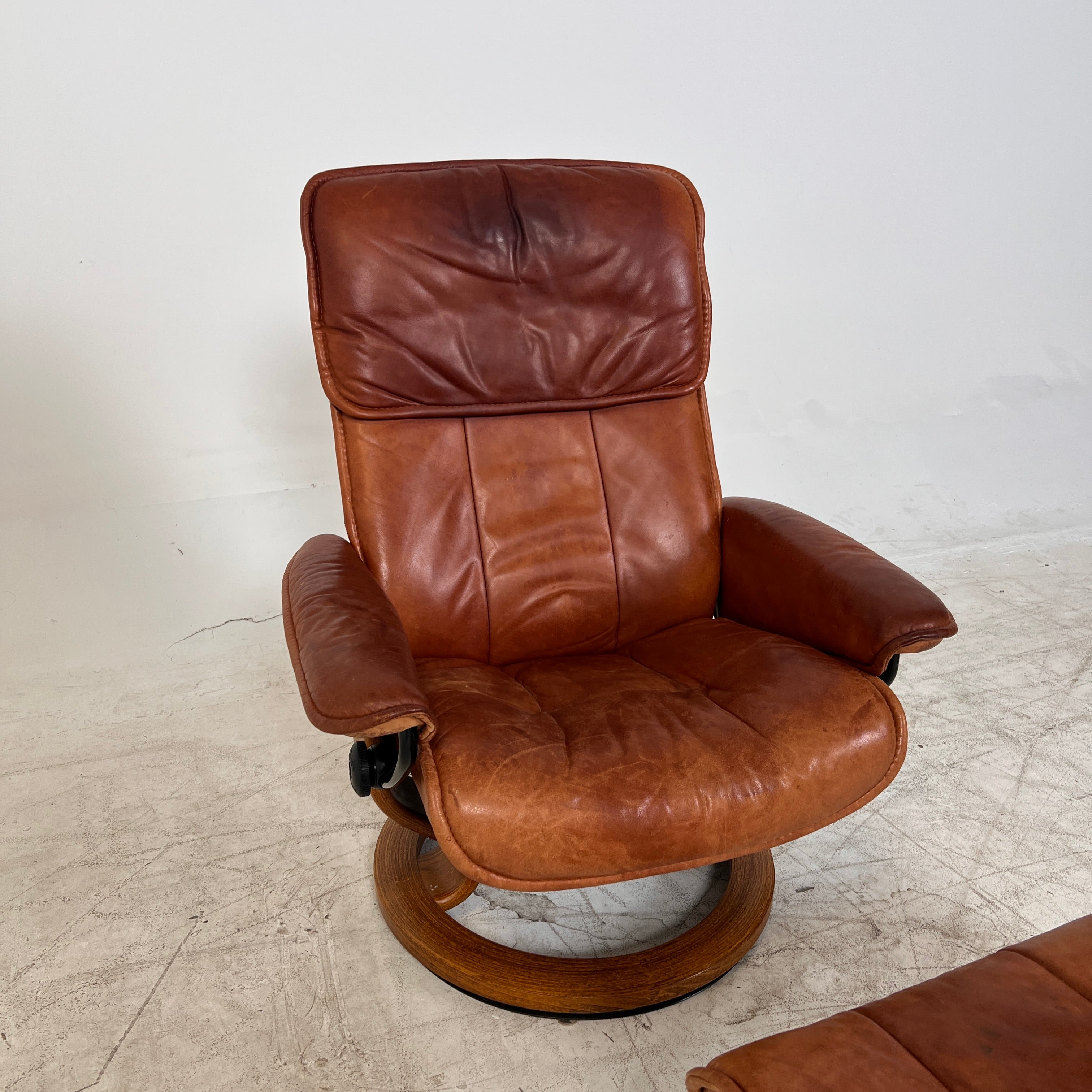 Ekornes Stressless Recliner + ottoman. MCM chair. delivery available