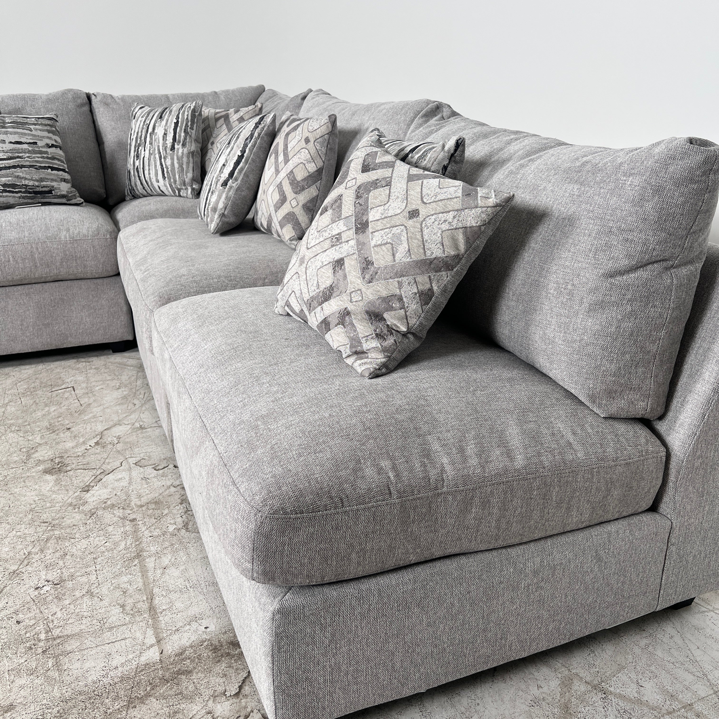 Scott Living Evolve 5 piece modular sectional. L shaped sofa couch. Delivery available