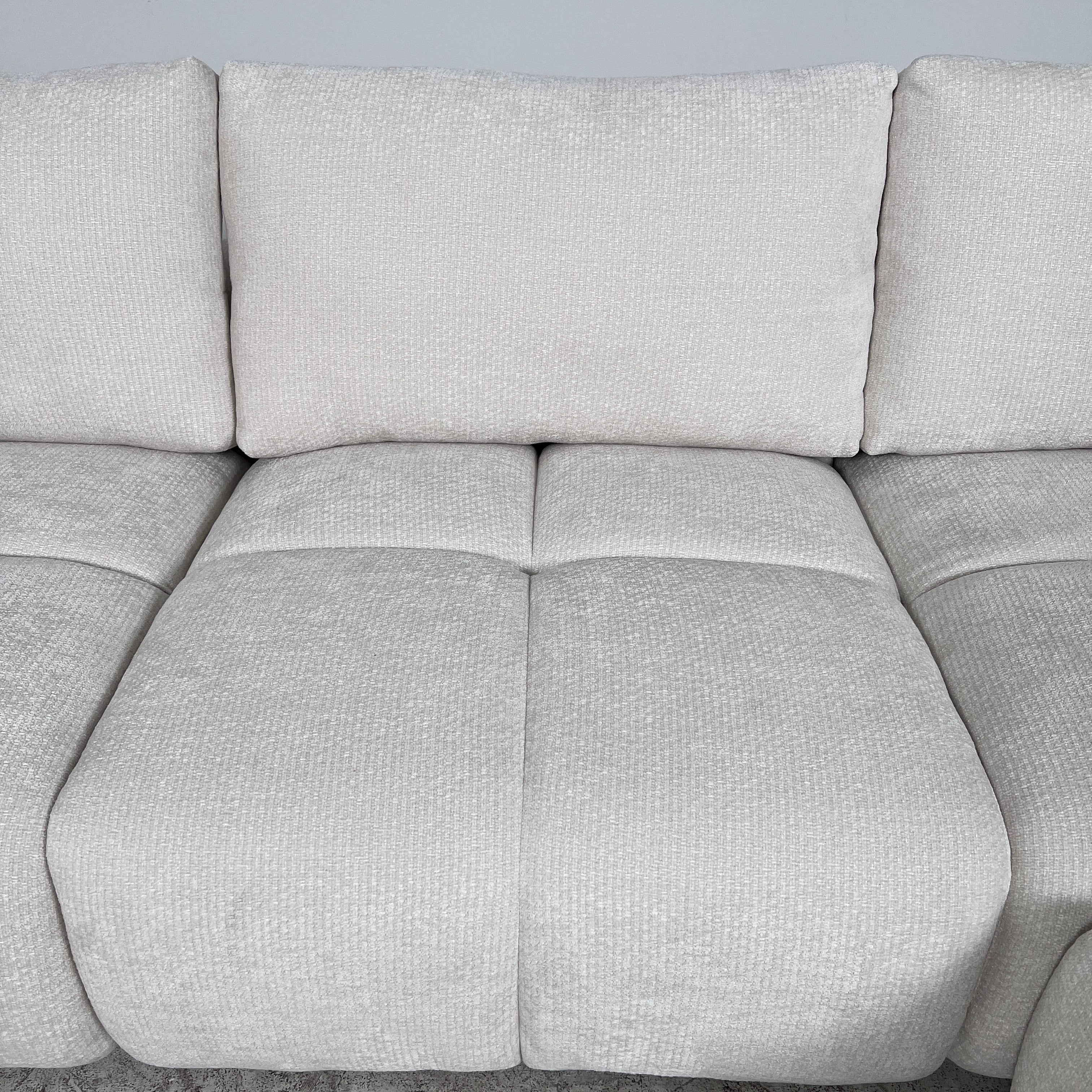 Brand New Casabella Sophia Modular Sectional. L shaped sofa couch. Delivery availabe