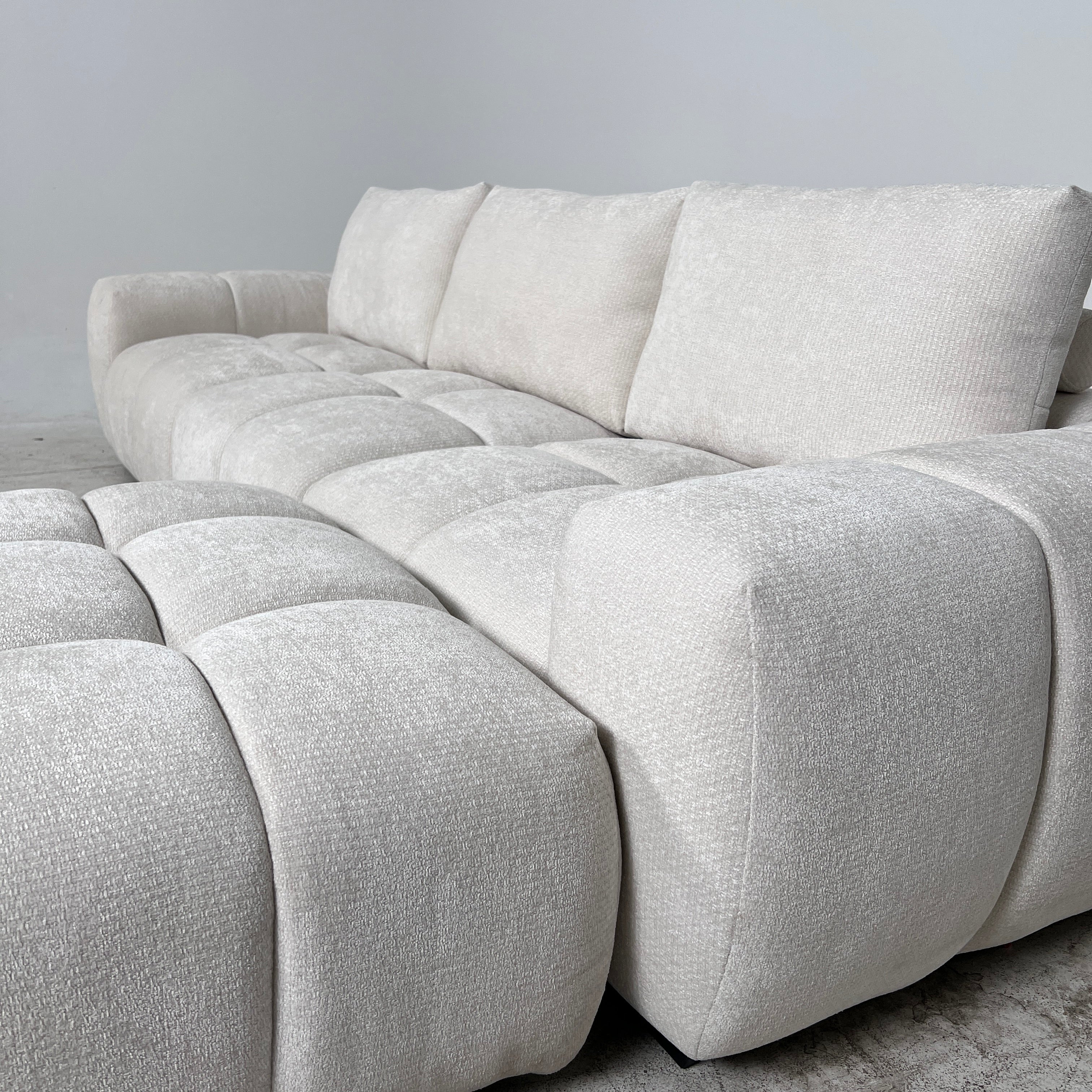 Brand New Casabella Sophia Modular Sectional. L shaped sofa couch. Delivery availabe