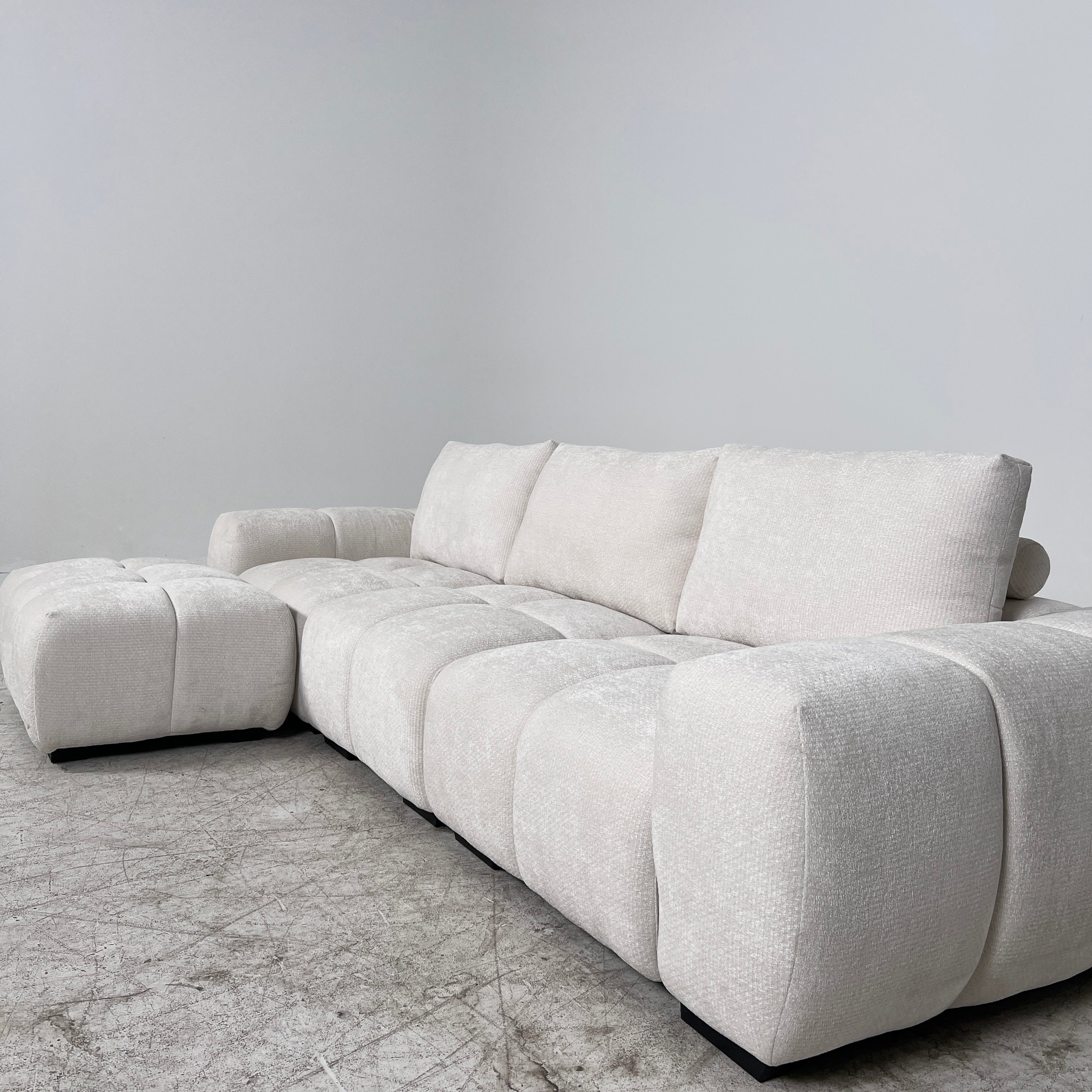 Brand New Casabella Sophia Modular Sectional. L shaped sofa couch. Delivery availabe