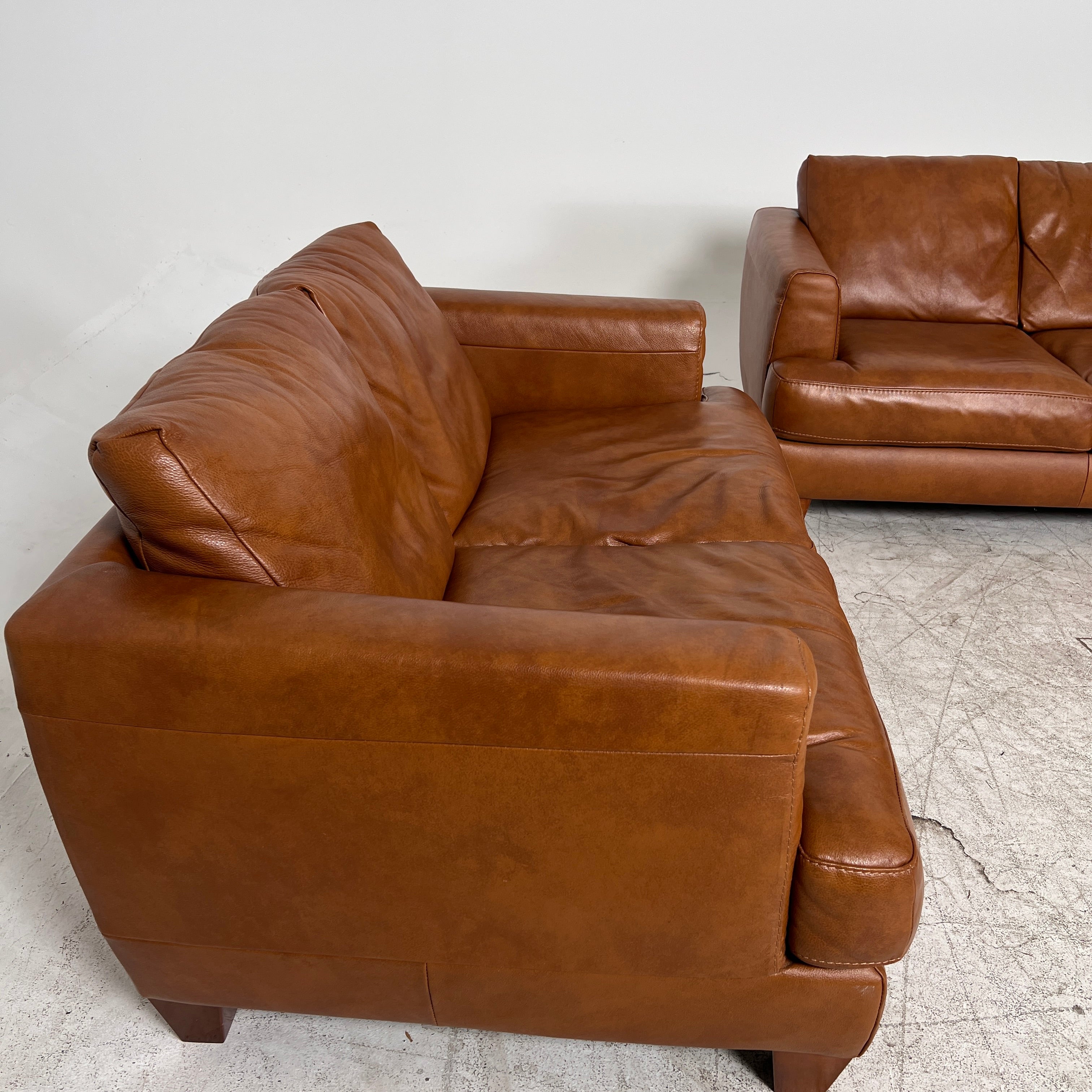 Natuzzi Editions leather Sofa set. 3+2+1 leather couch set. Delivery available