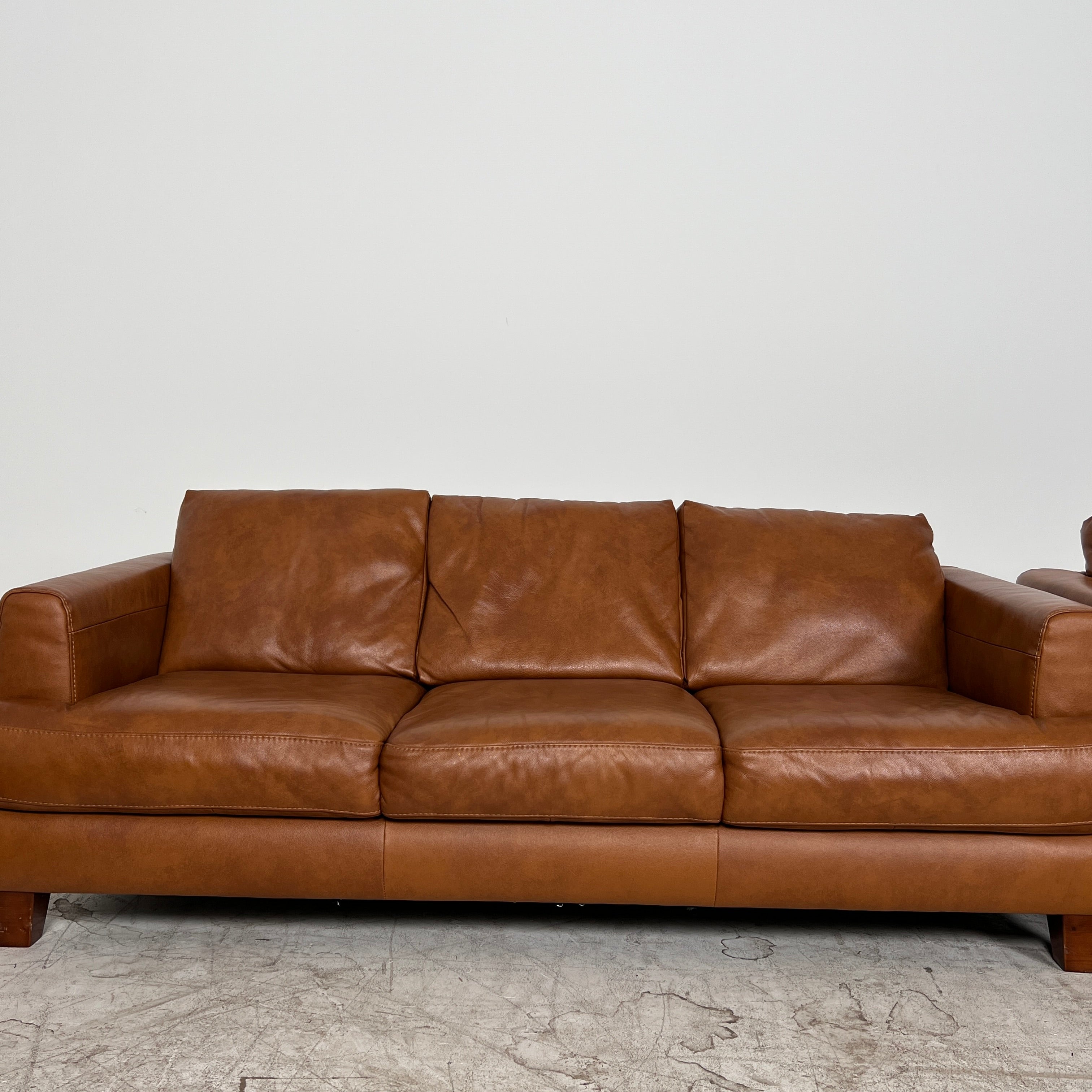 Natuzzi Editions leather Sofa set. 3+2+1 leather couch set. Delivery available