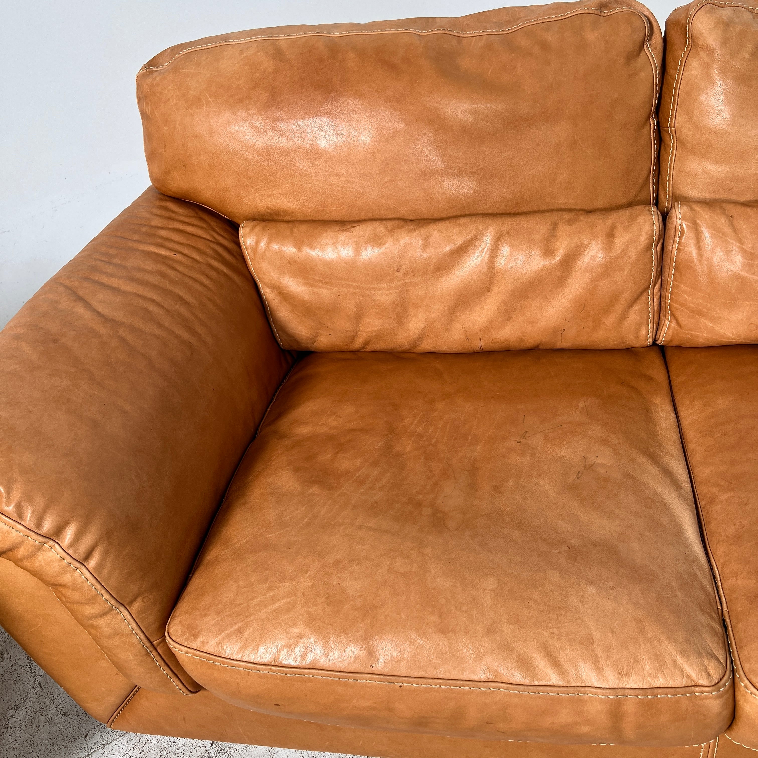 Natuzzi Italia Sofa Set. 3+2+1 Real leather couch set. Delivery avaialble