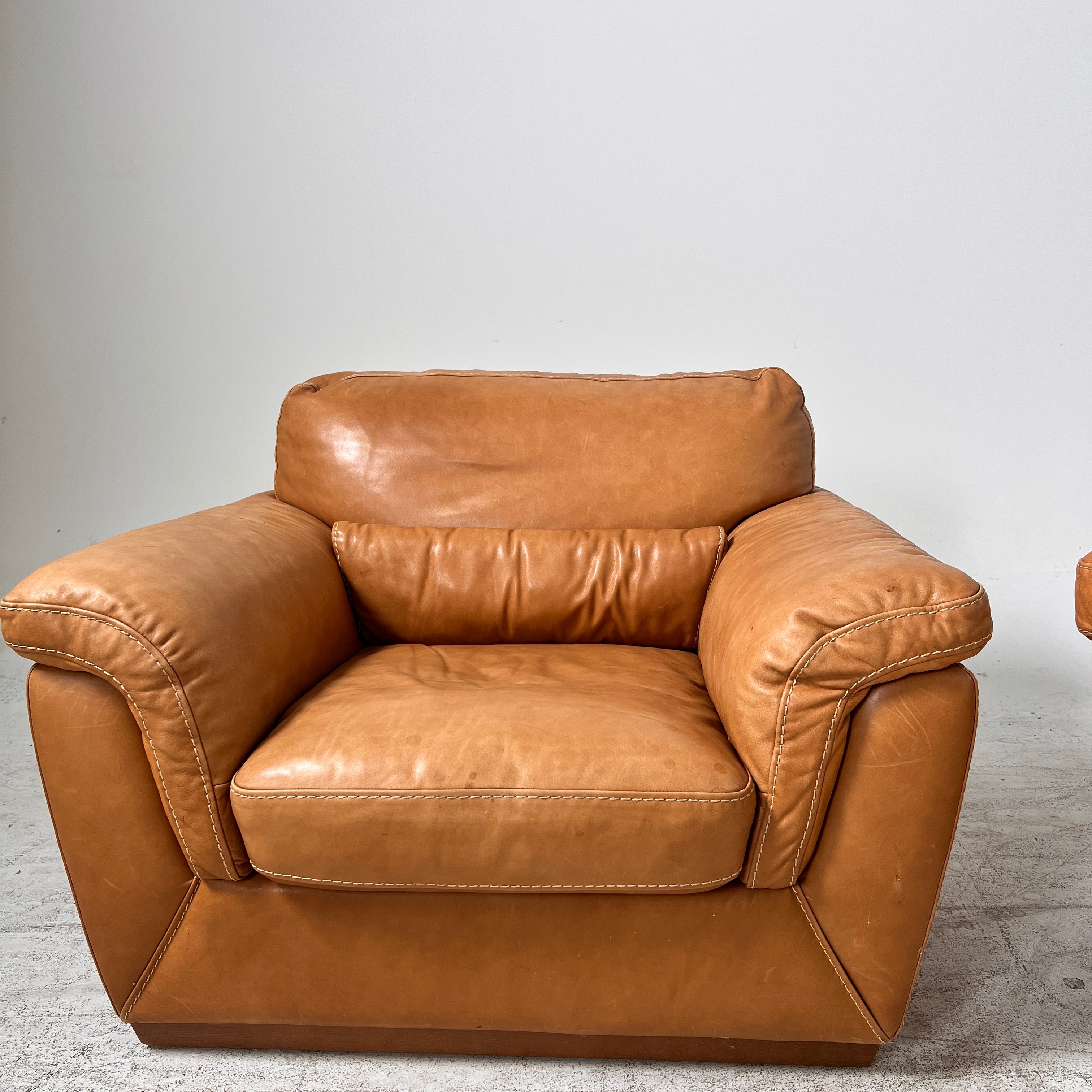 Natuzzi Italia Sofa Set. 3+2+1 Real leather couch set. Delivery avaialble