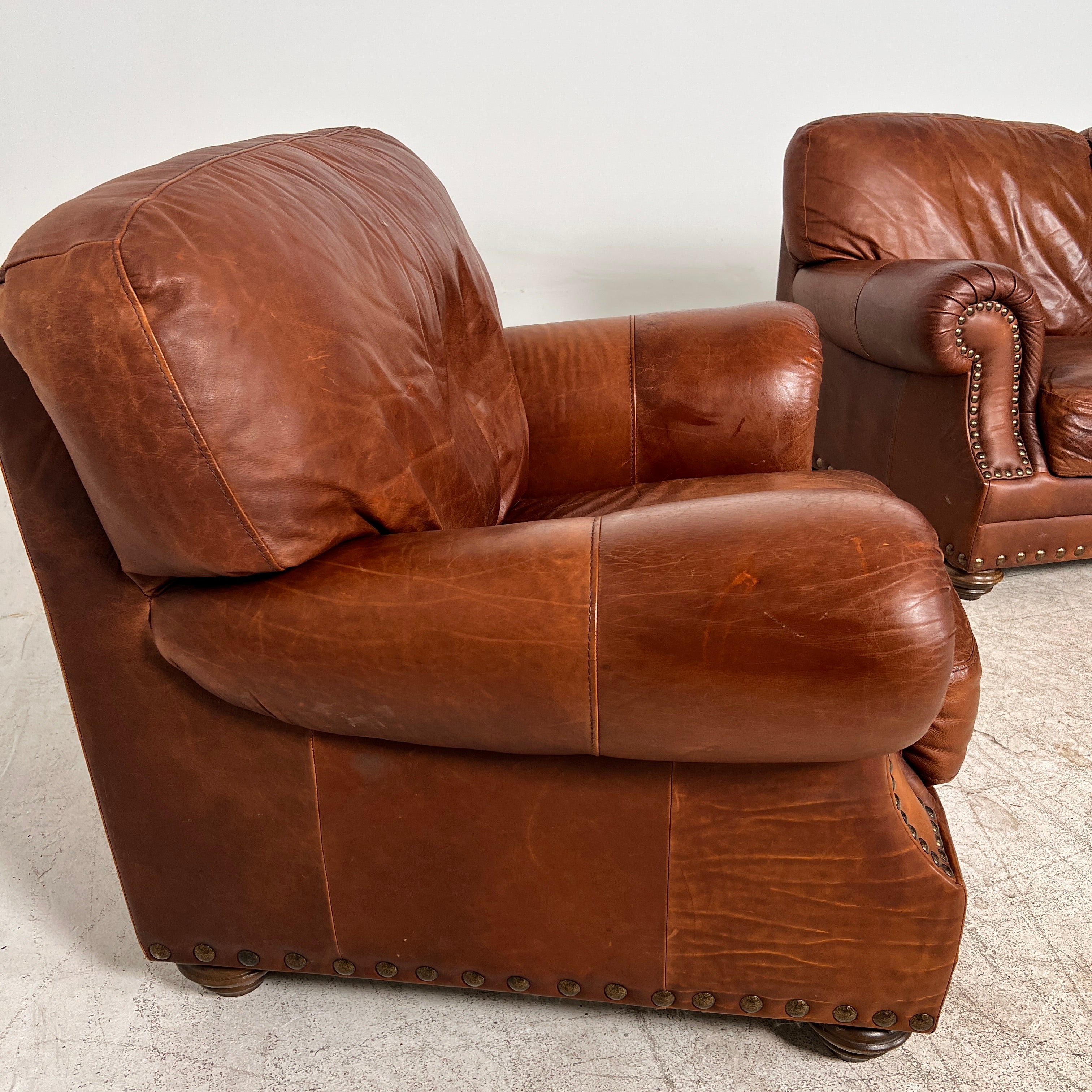 Distressed leather sofa set. 3+1 Leather couch set. delivery available
