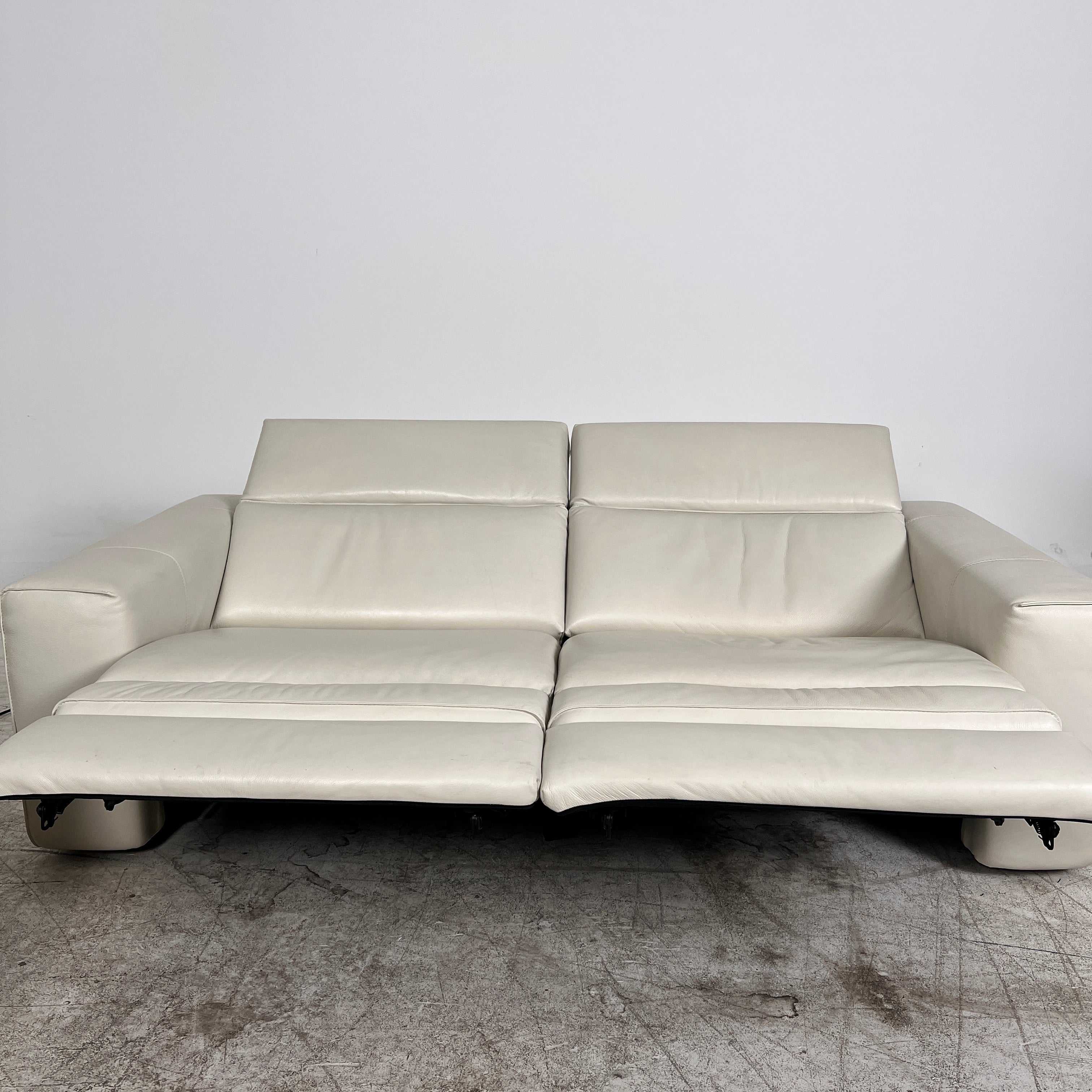 Natuzzi Italia Power Reclining Power Couch Set. 3+2 Electric