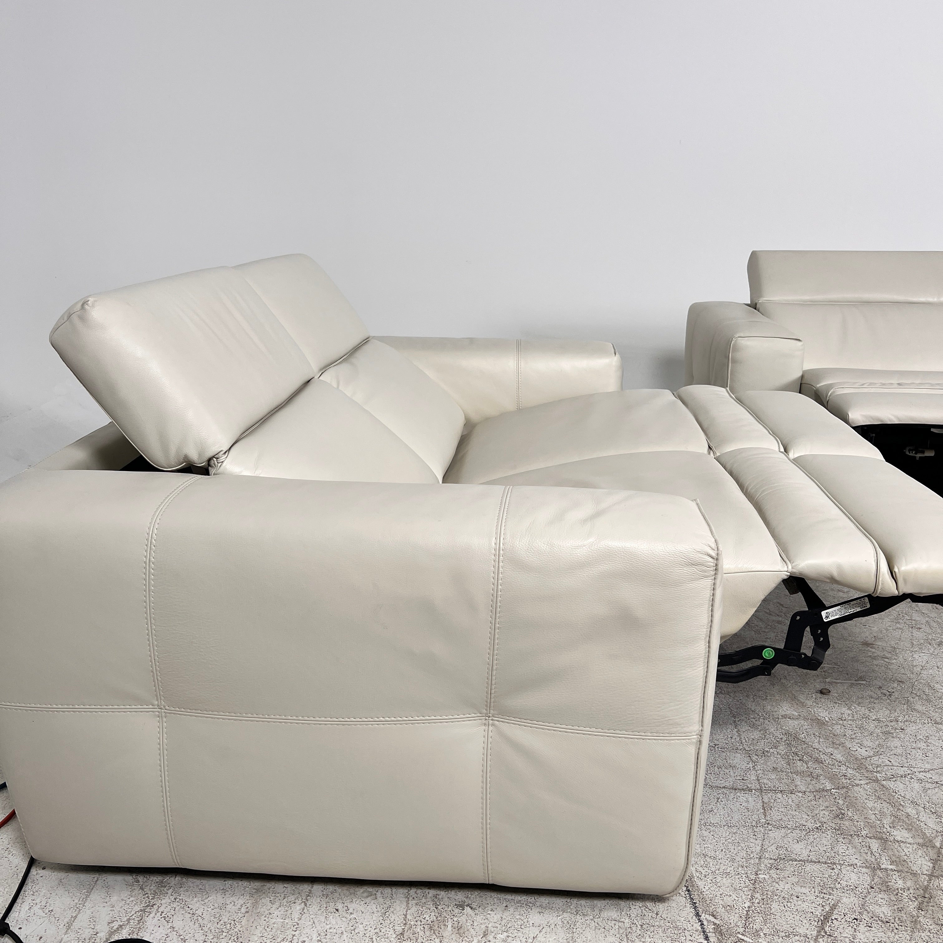 Natuzzi Italia Power Reclining Power Couch Set. 3+2 Electric