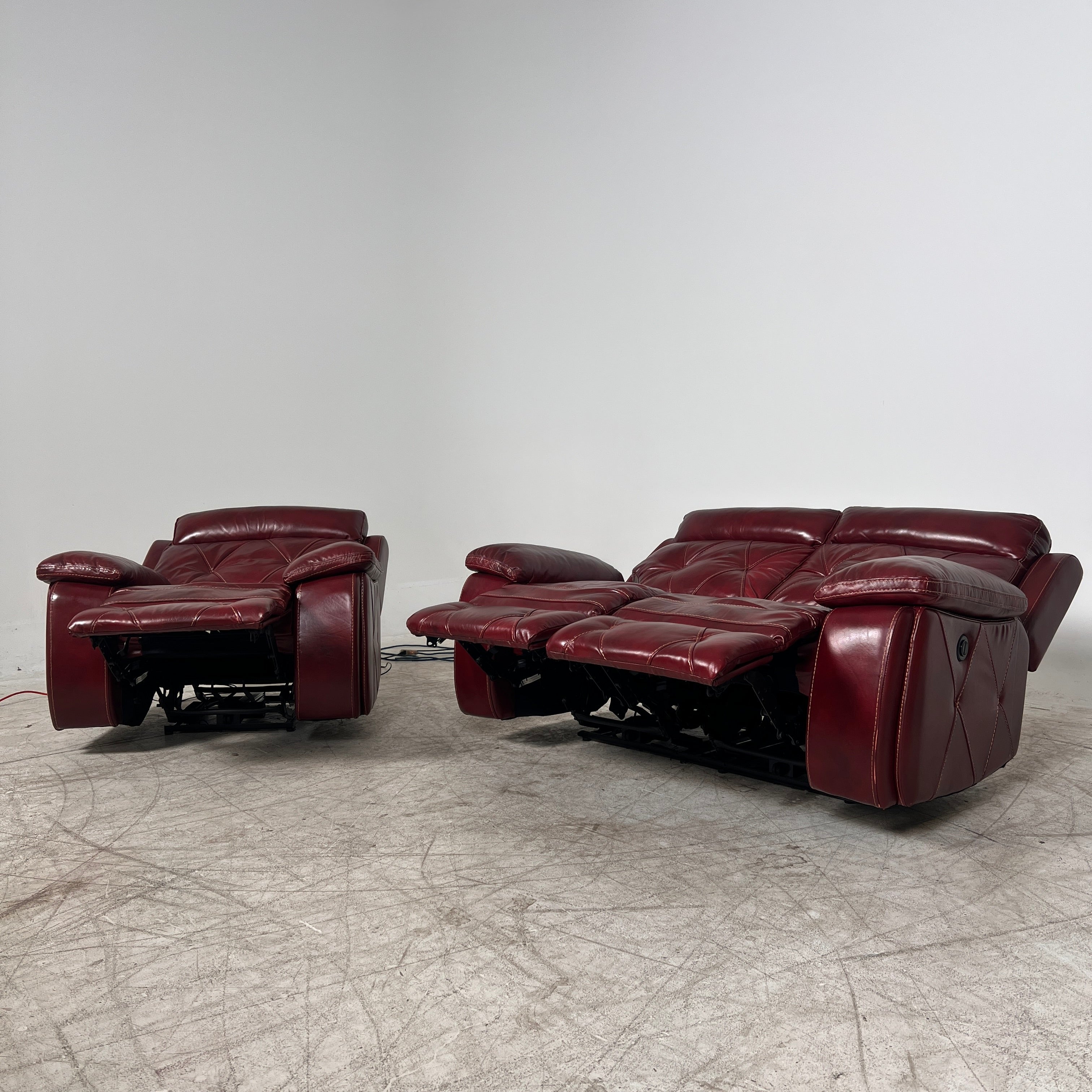 Power Reclining sofa Set. Loveseat + Chair. Electric recliners. Delivery avaiable