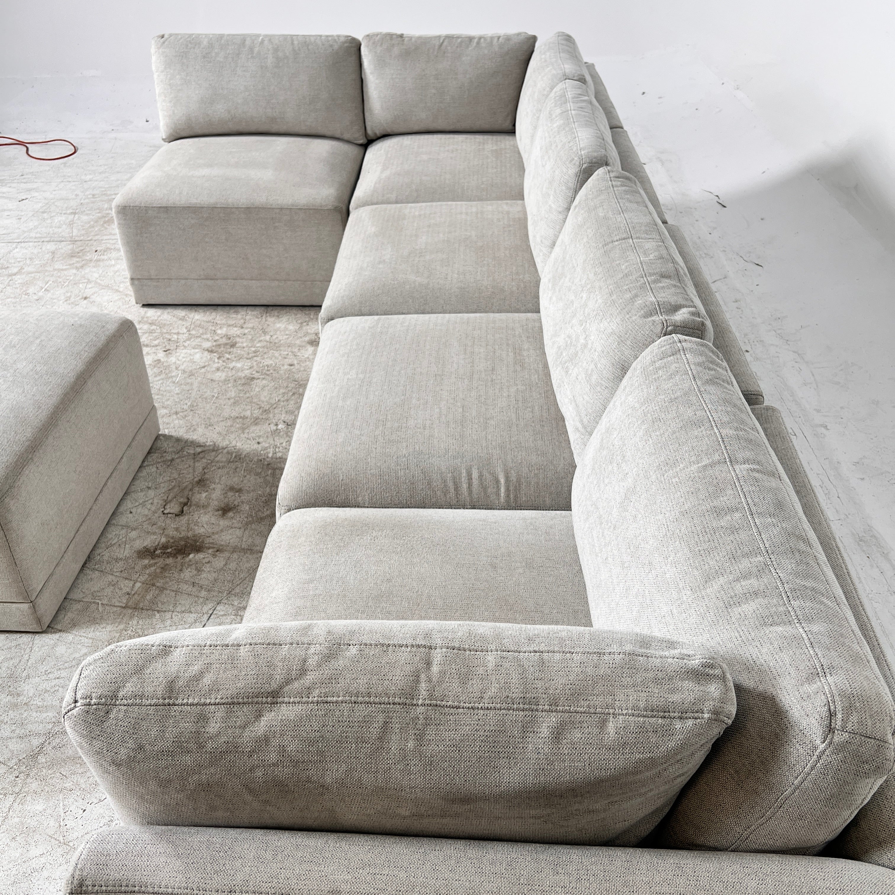 Thomasville 6 piece modular sectional. Reconfigurable L shaped sofa couch. delivery available