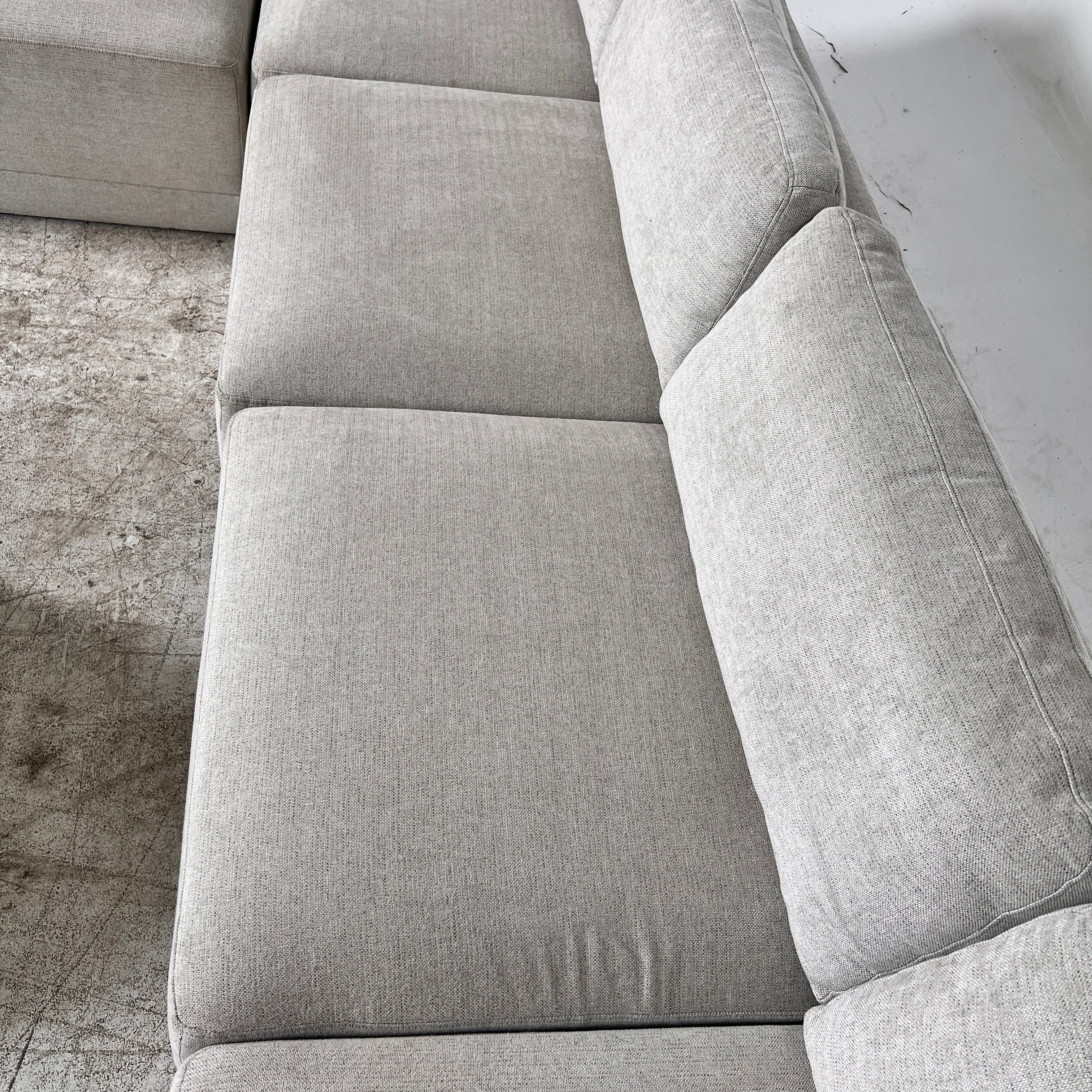 Thomasville 6 piece modular sectional. Reconfigurable L shaped sofa couch. delivery available