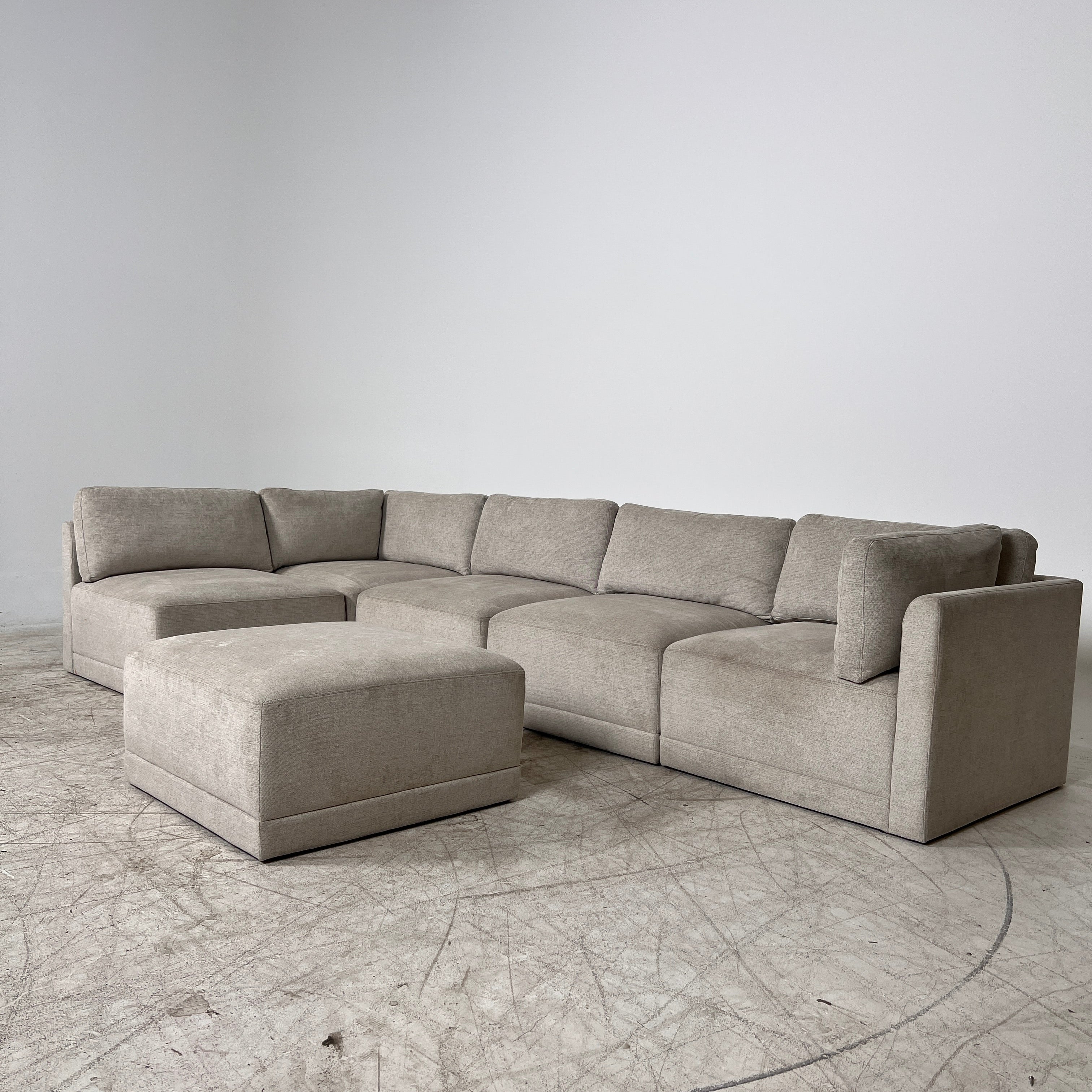Thomasville 6 piece modular sectional. Reconfigurable L shaped sofa couch. delivery available