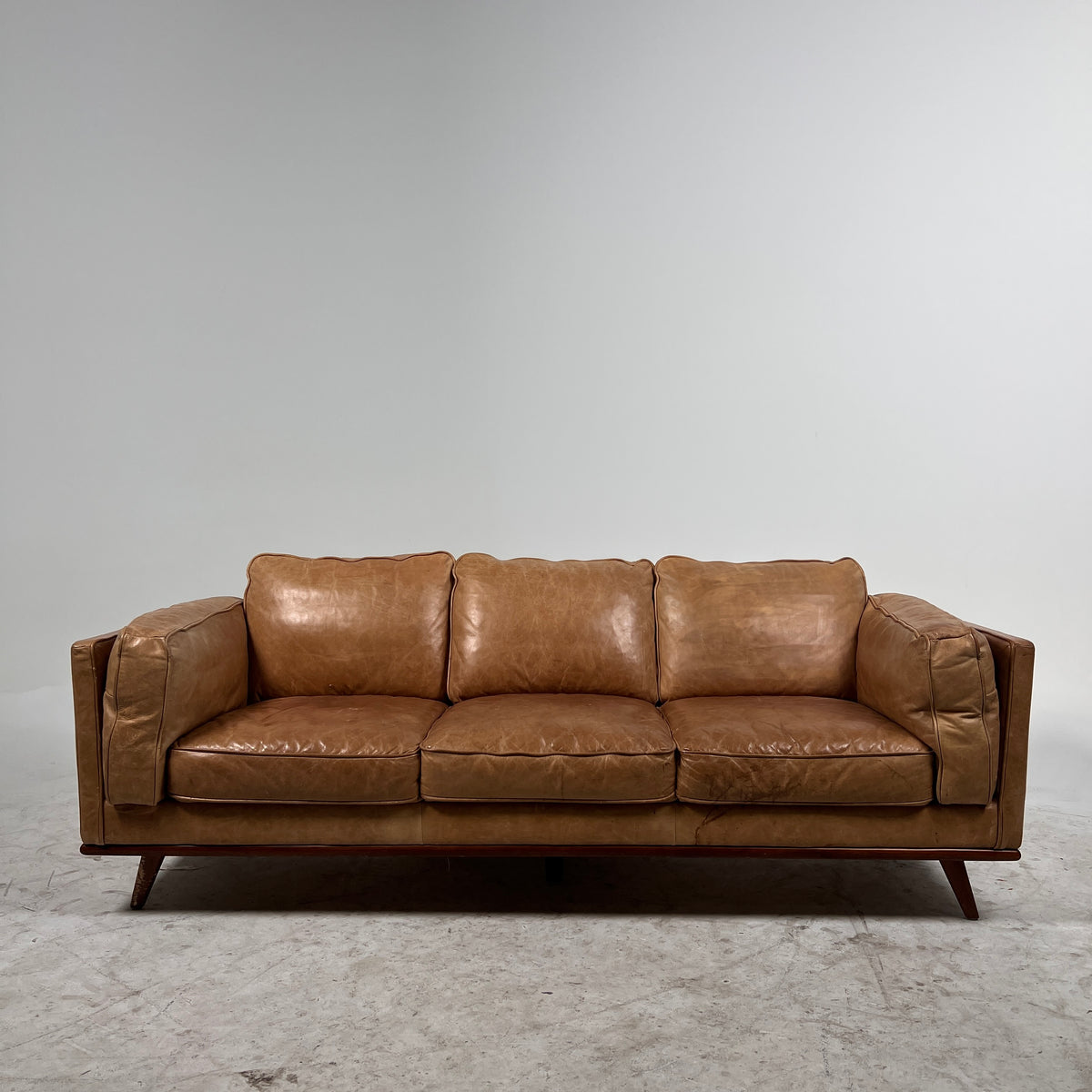 Structube Rowan leather 3 seater sofa couch. Mid century modern 3 seater. Delivery available