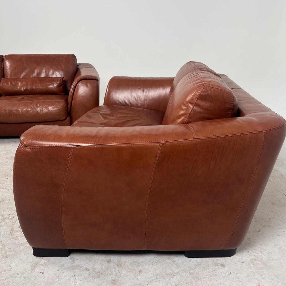 Calia Italia Leather Sofa Set. Aniline leather 3+2 Couch set. Delivery available