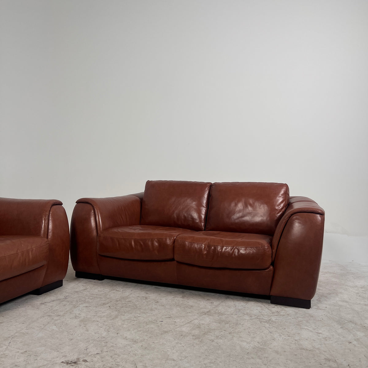 Calia Italia Leather Sofa Set. Aniline leather 3+2 Couch set. Delivery available