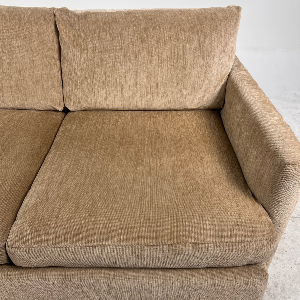 Crate and Barrel Sectional. High end L shaped sofa couch. Delivery available