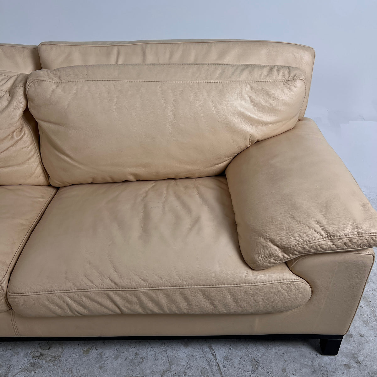 Moroni Full grain leather Sofa set. 3+1 Italian tan couch set. Delivery available