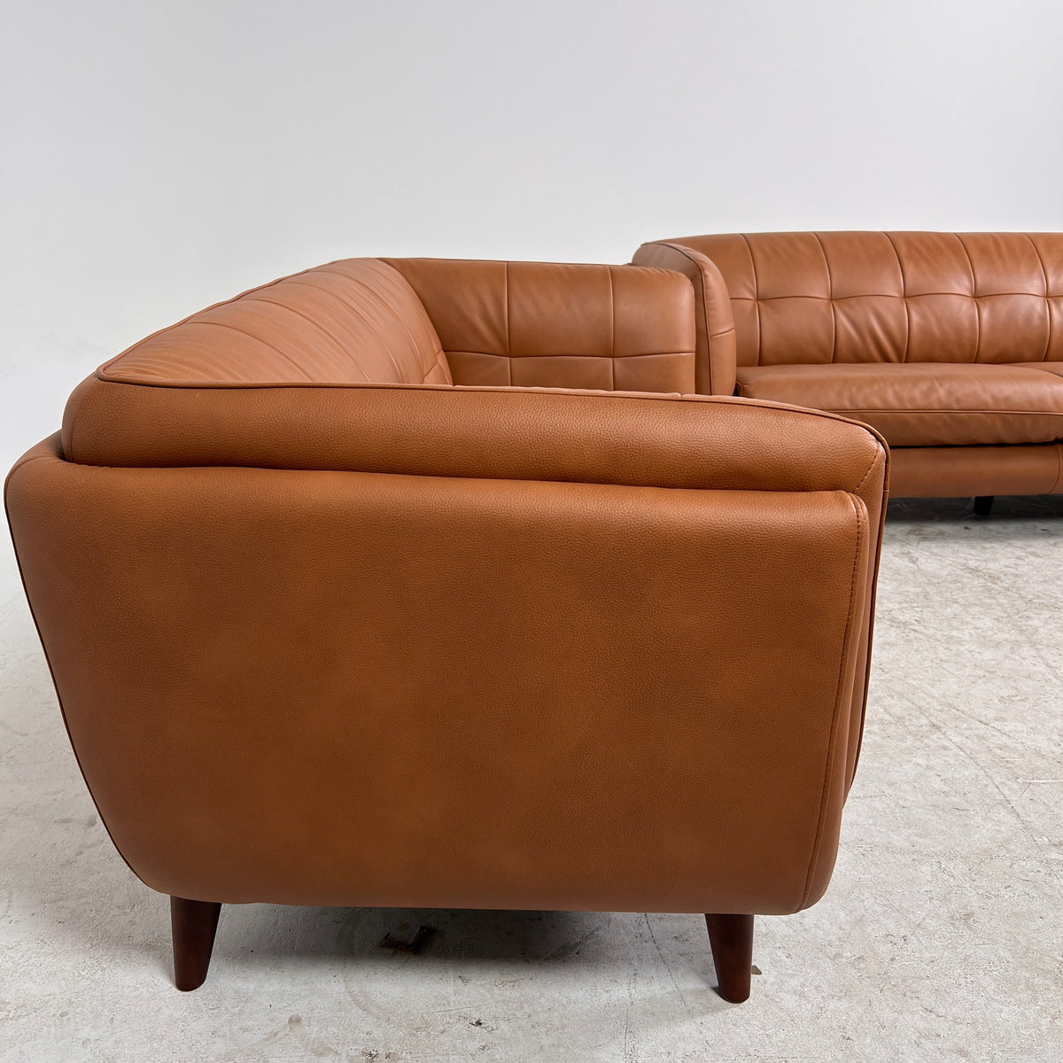 Amax Leather Sofa + couch set. Cognac mcm Leather 3+2 set. Delivery available