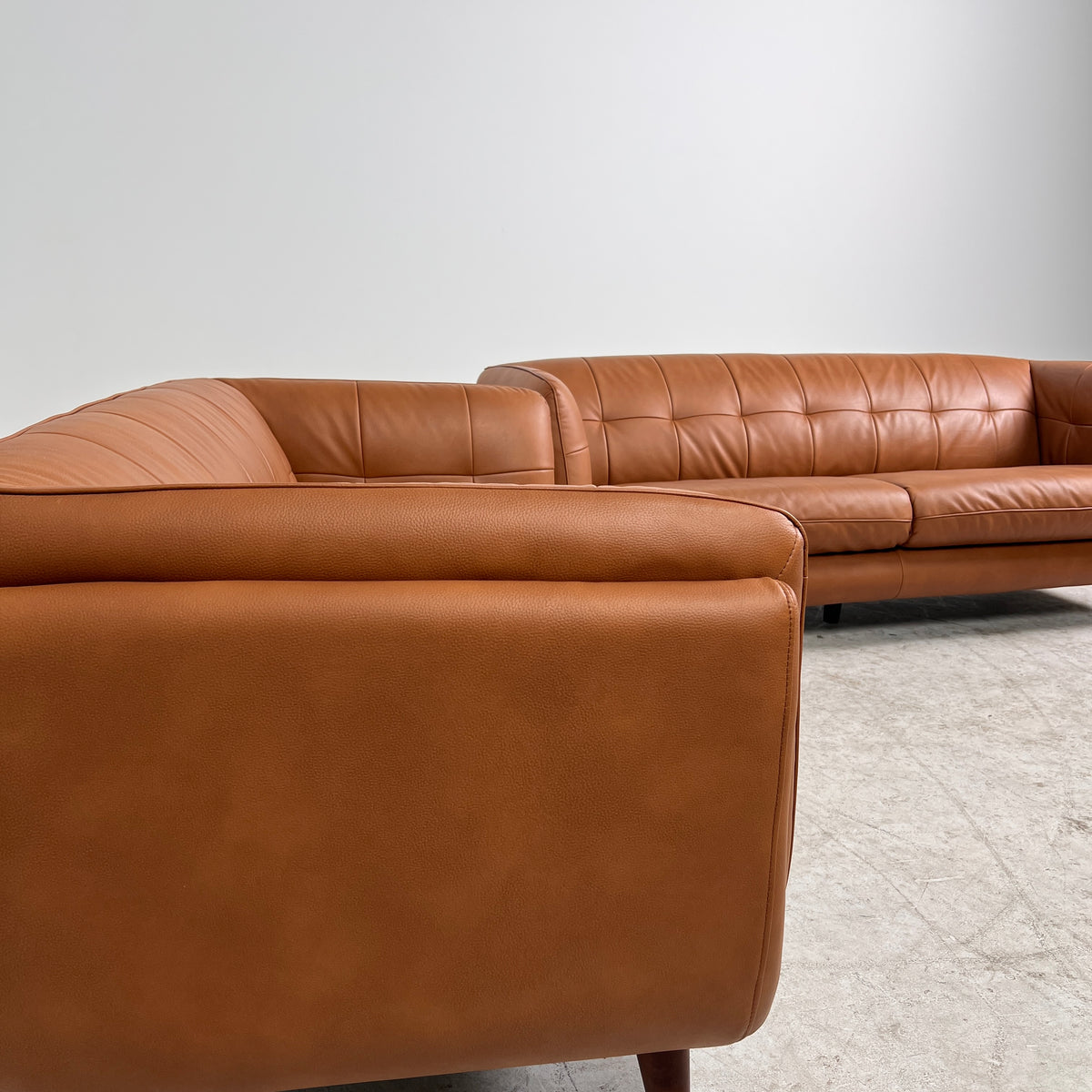Amax Leather Sofa + couch set. Cognac mcm Leather 3+2 set. Delivery available