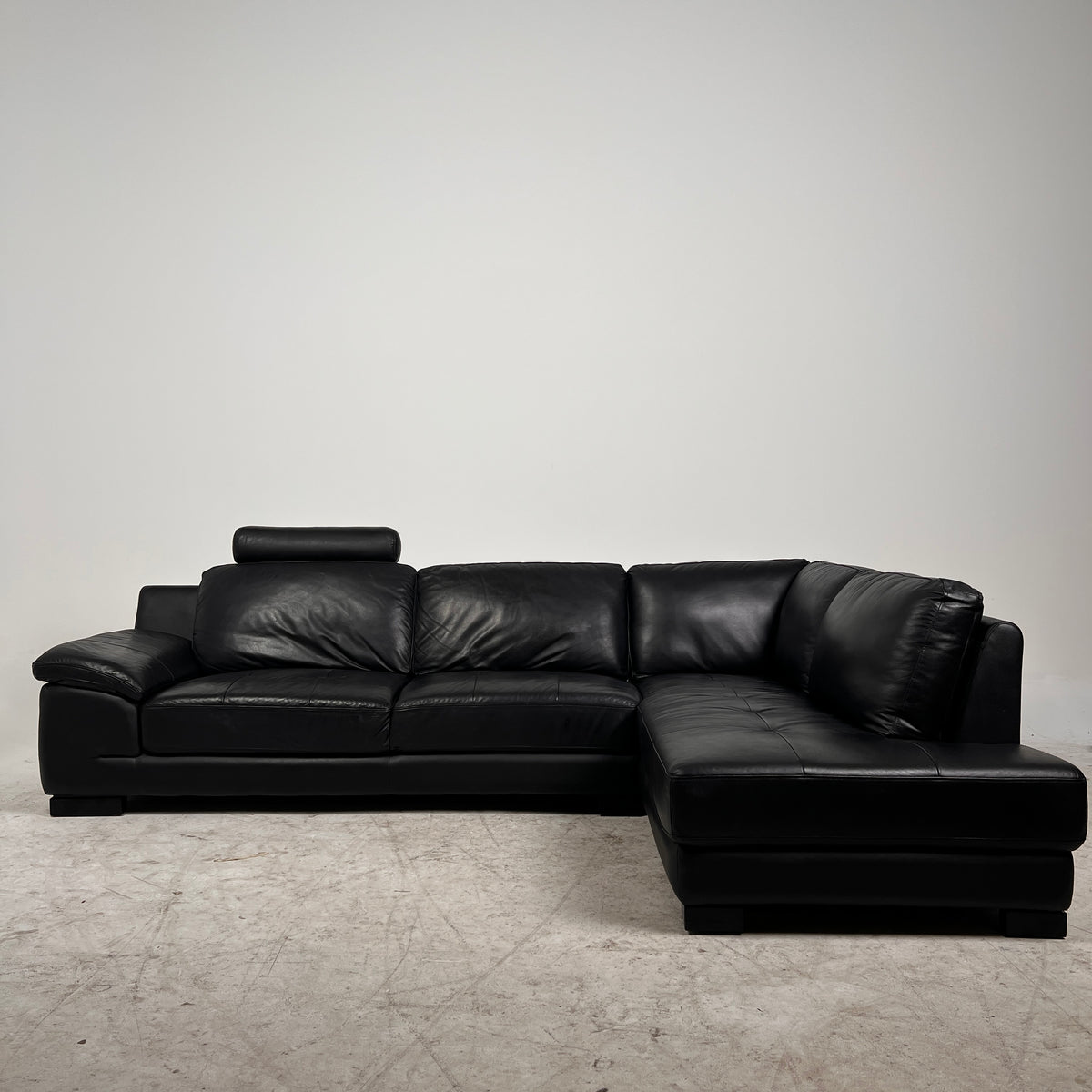 Urban Barn Black Leather Sectional. L shaped Sofa couch. Delivery available