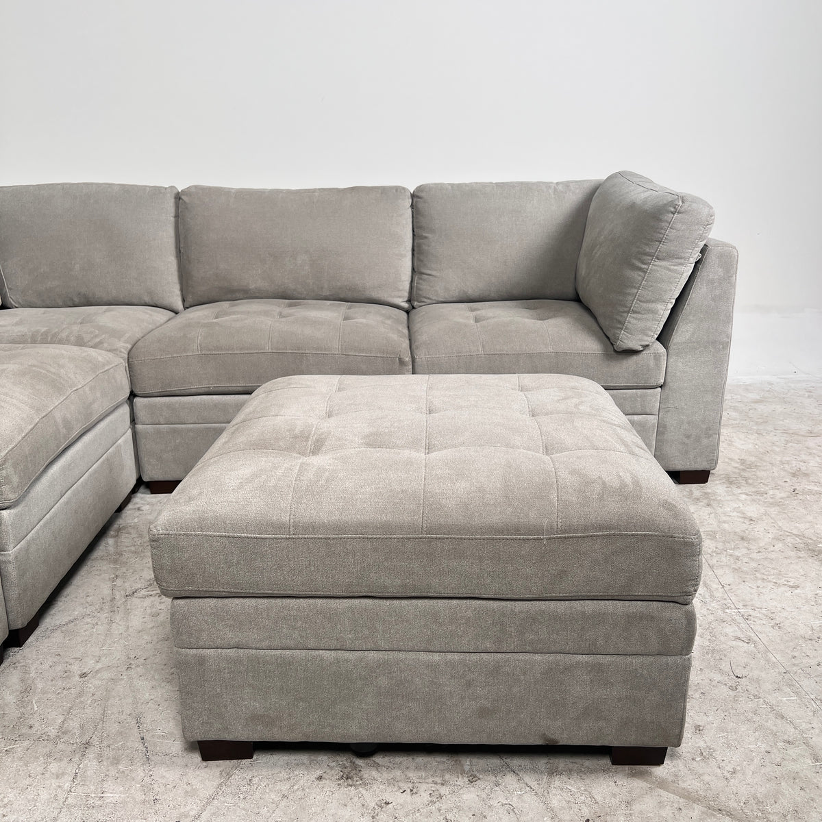 Thomasville 6 piece Sectional. Modular L shaped sofa couch. Delivery available