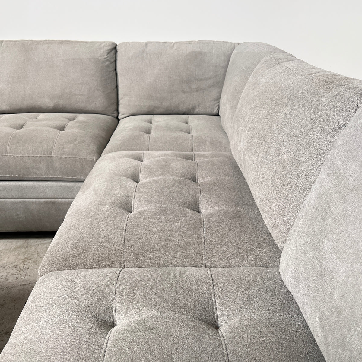 Thomasville 6 piece Sectional. Modular L shaped sofa couch. Delivery available