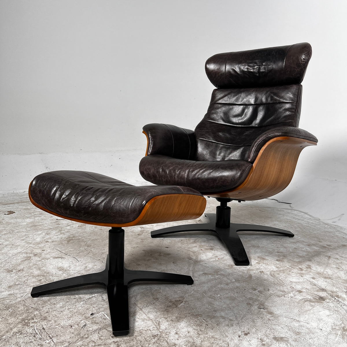 Conform Timeout Distressed Leather Chair + ottoman. Recliner chair. Delivery available